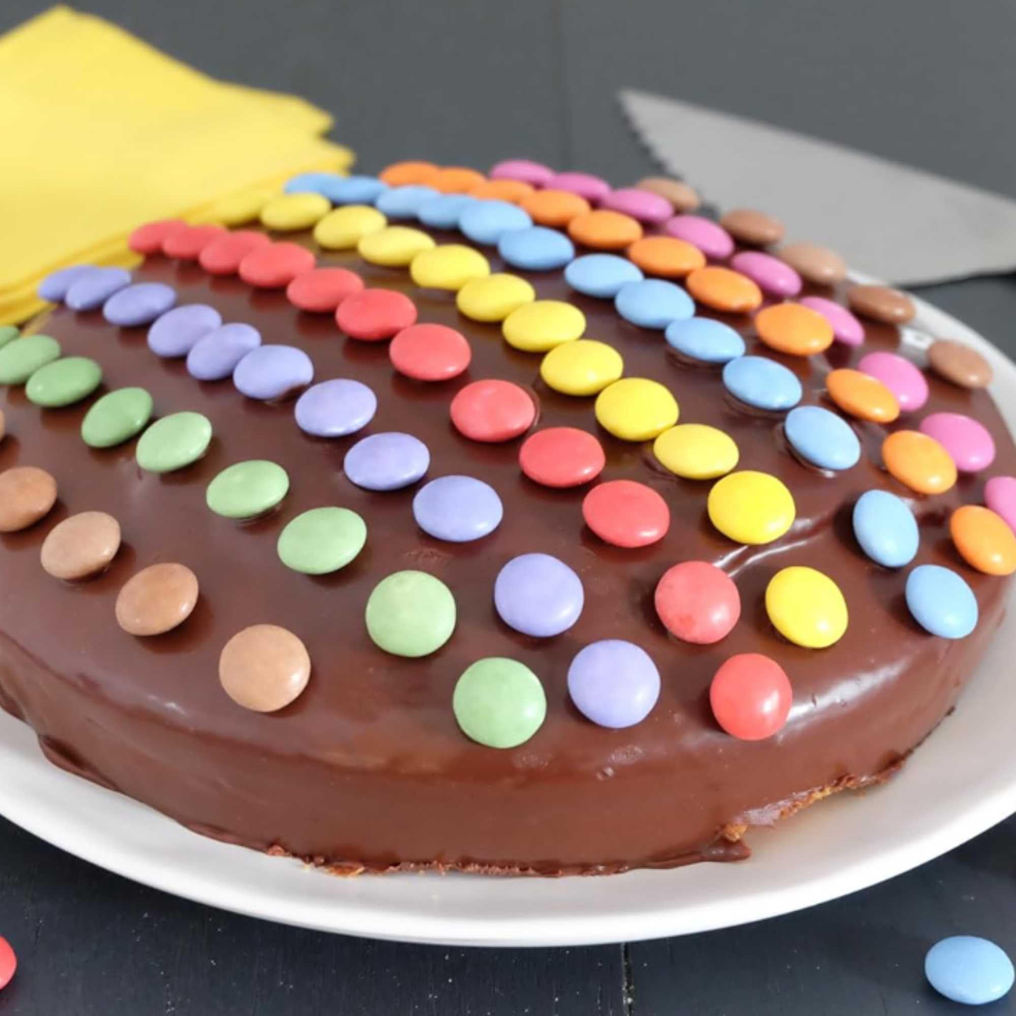 Nestlé SMARTIES Mini Mix-In 500g - Chocolate Baking Mix-In with Colourful Sugar Shells 9