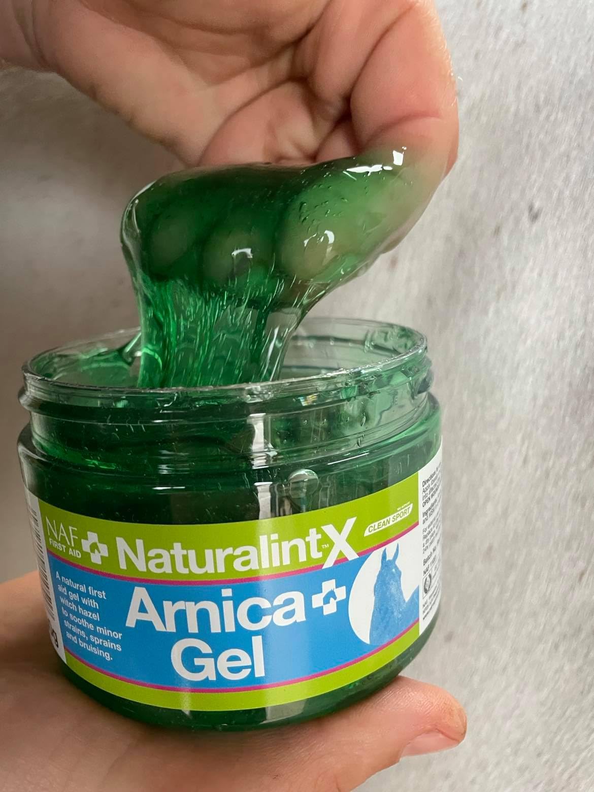 NAF NaturalintX Arnica Gel for Horses - 400g | Fast-Absorbing Muscle & Joint Care 2