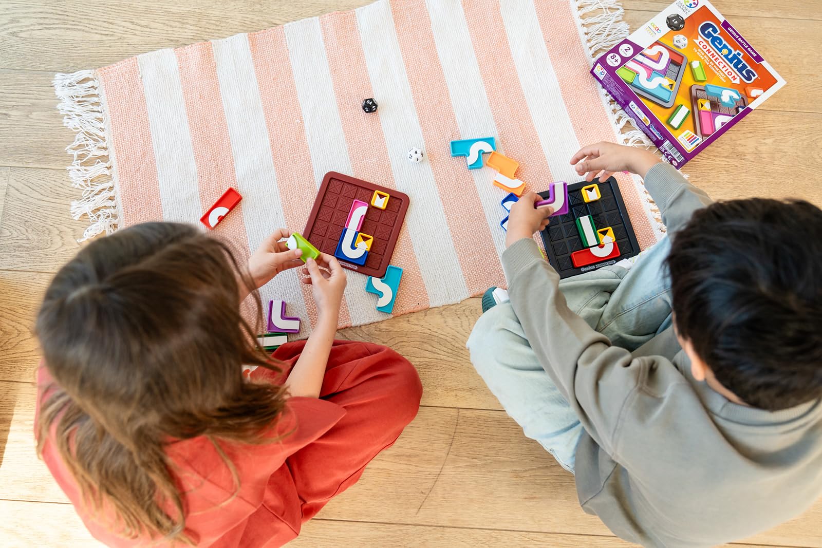 SmartGames Genius Connection - 2 Player Battle Puzzle Game, Ages 8+ 4