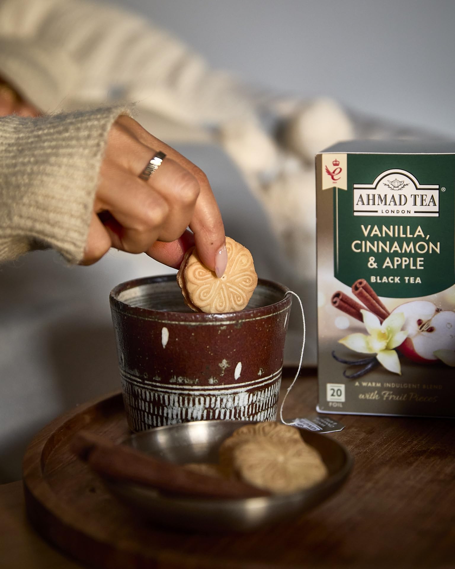 Ahmad Tea Fruit Black Tea - Vanilla, Cinnamon & Apple | 20 Teabag Sachets | 76g 2