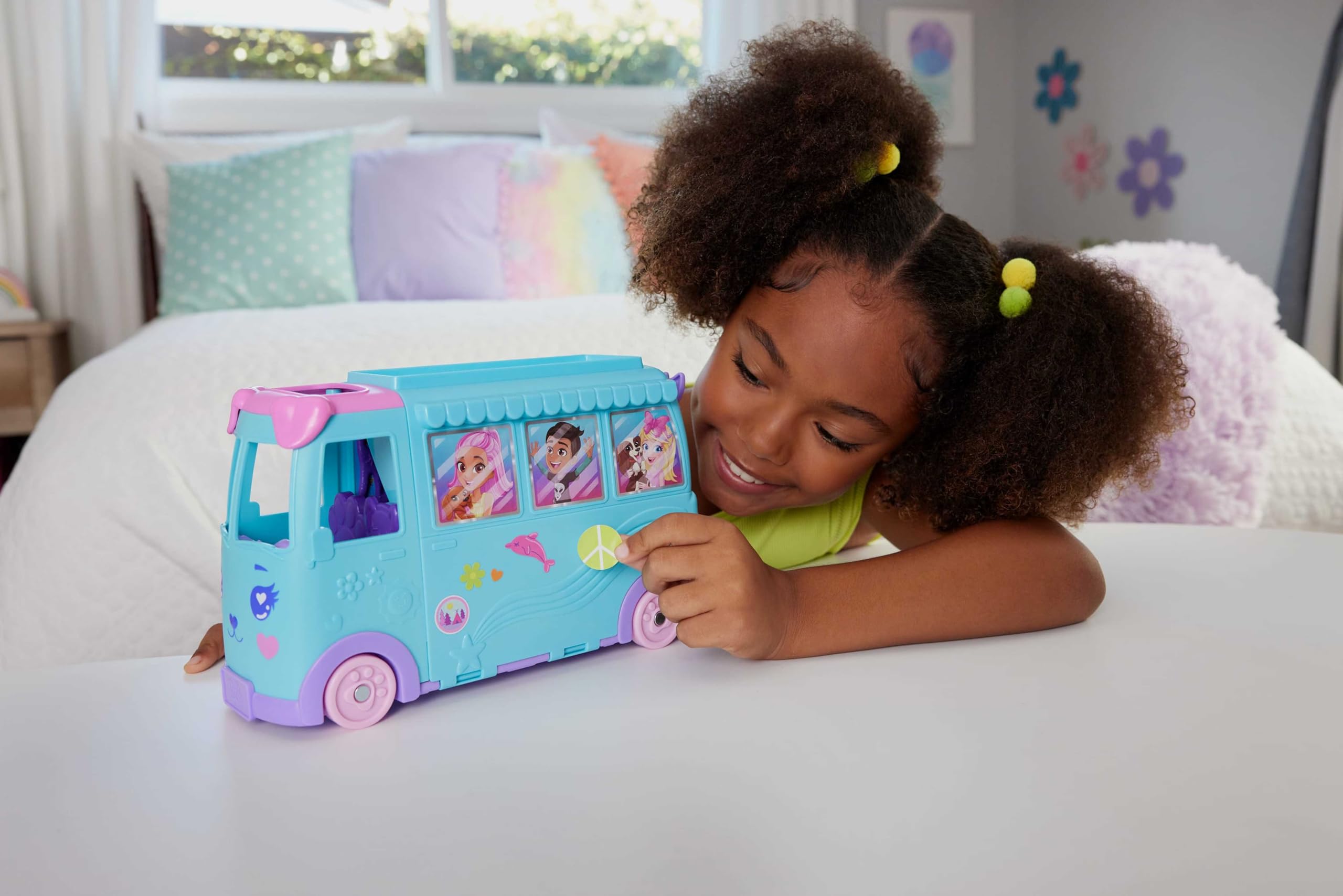 Polly Pocket Pet Mobile Adventure Playset - Transforming Camper Van with Micro Dolls & Pets, Ages 4+ 3