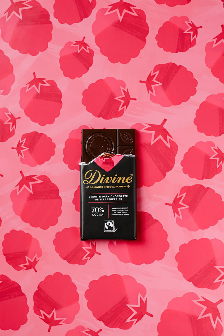 Divine - 70% Dark Chocolate with Raspberries Bar (90 g)