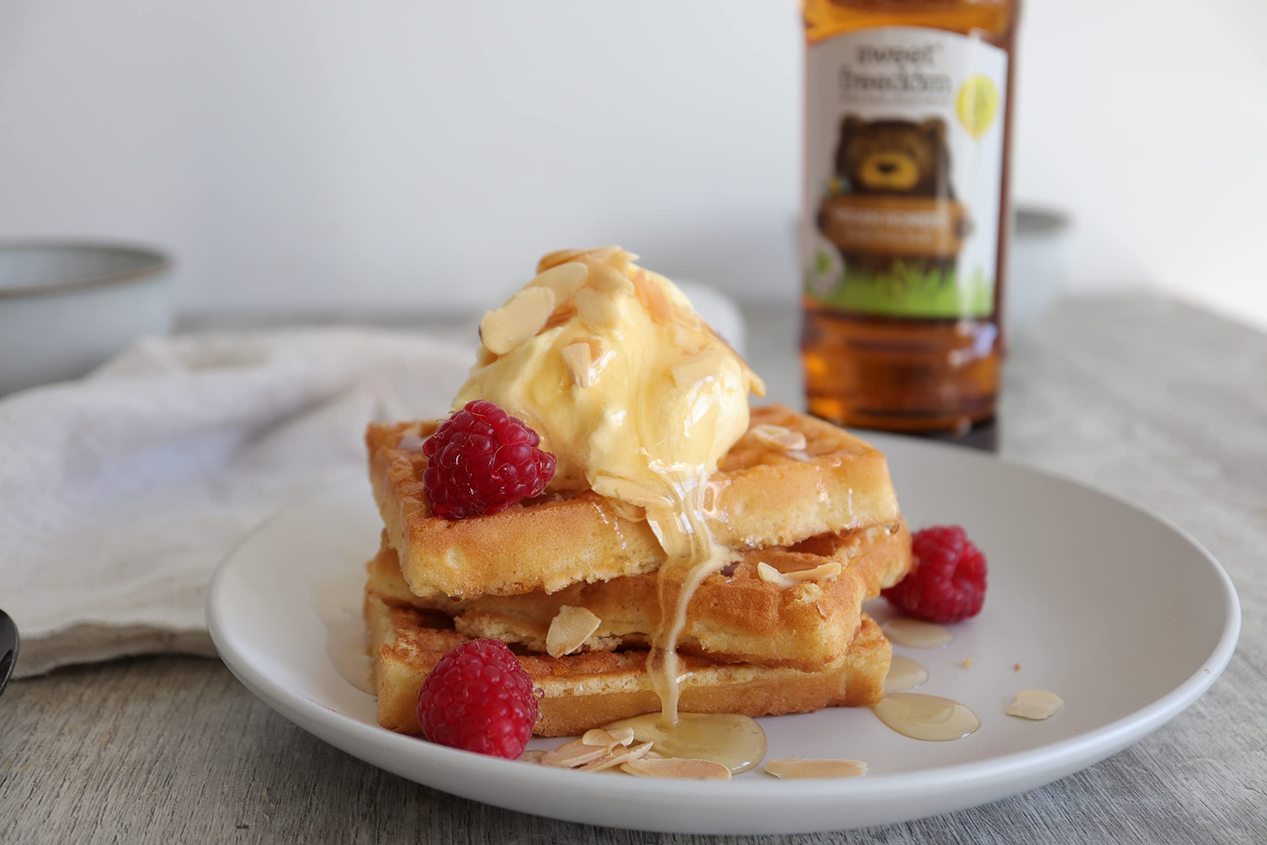 Sweet Freedom Veganer Honigsirup – 350 g | Natürlicher, toller Geschmack mit Süße aus Früchten | Ideal für Kaffee, Backwaren und Desserts | Keine Konservierungsstoffe oder Allergene | Vegan | Nur 13 Kalorien pro Teelöffel 4