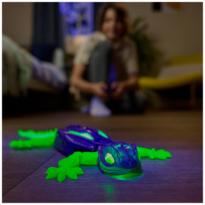HEX BOTS Glow-in-the-Dark Gecko - Remote Control Wall-Crawling Robot Toy for Kids