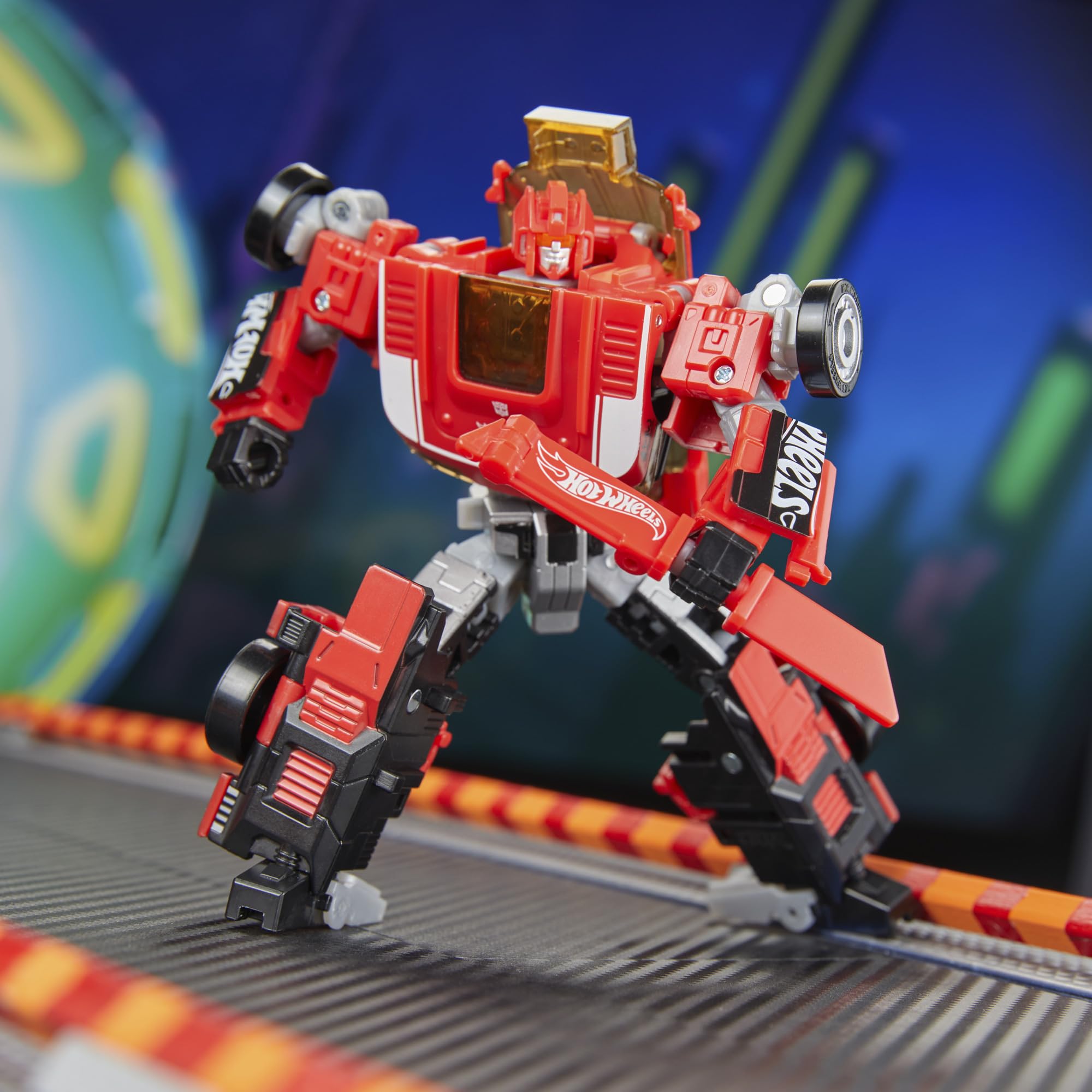 Transformers GT-Scorcher Deluxe Class Action Figure - 12.5 cm Robot Mode | Converts in 23 Steps 6