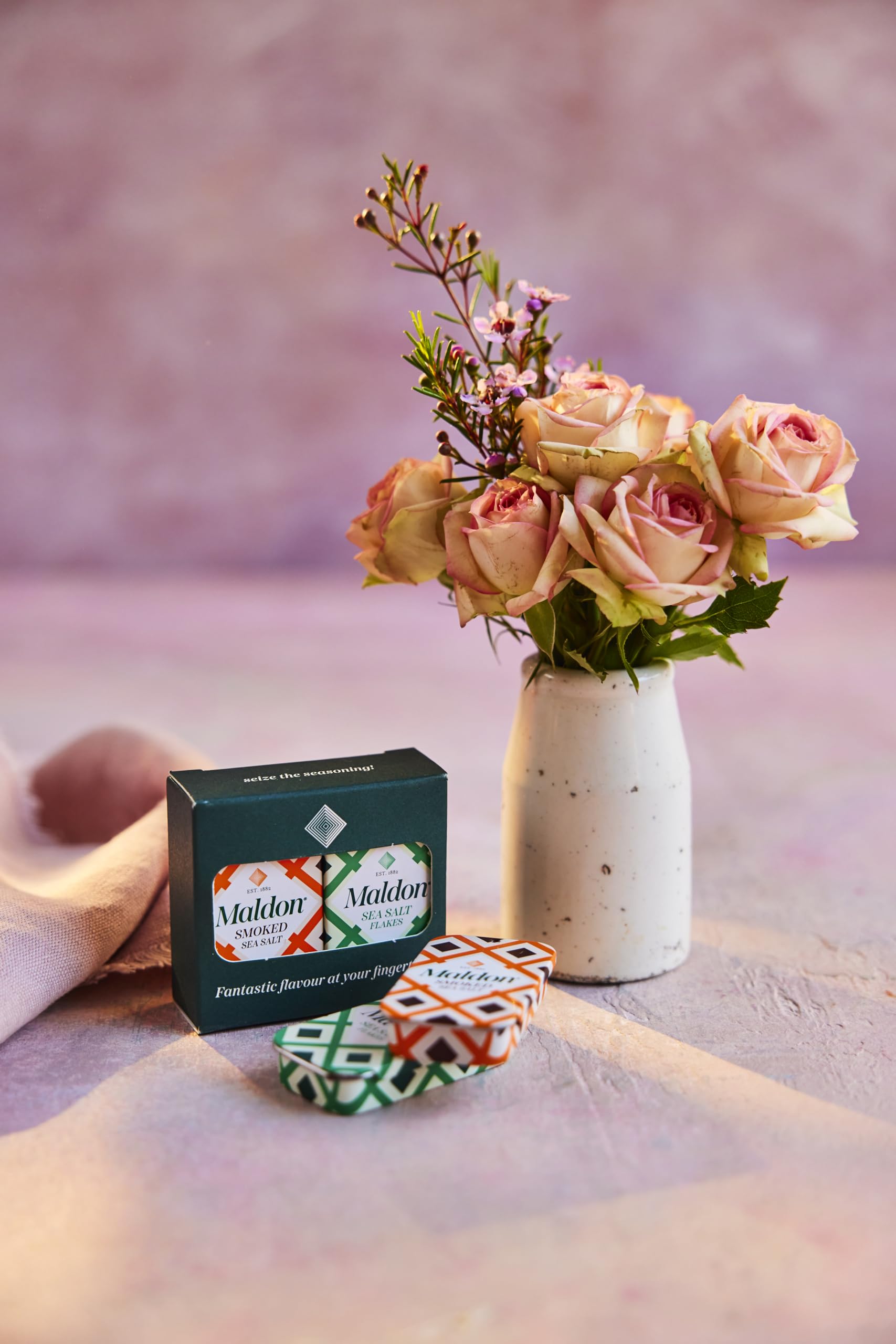 Maldon Salt - Pinch Tin Set - 2 Original Sea Salt Tins & 2 Smoked Sea Salt Tins 5