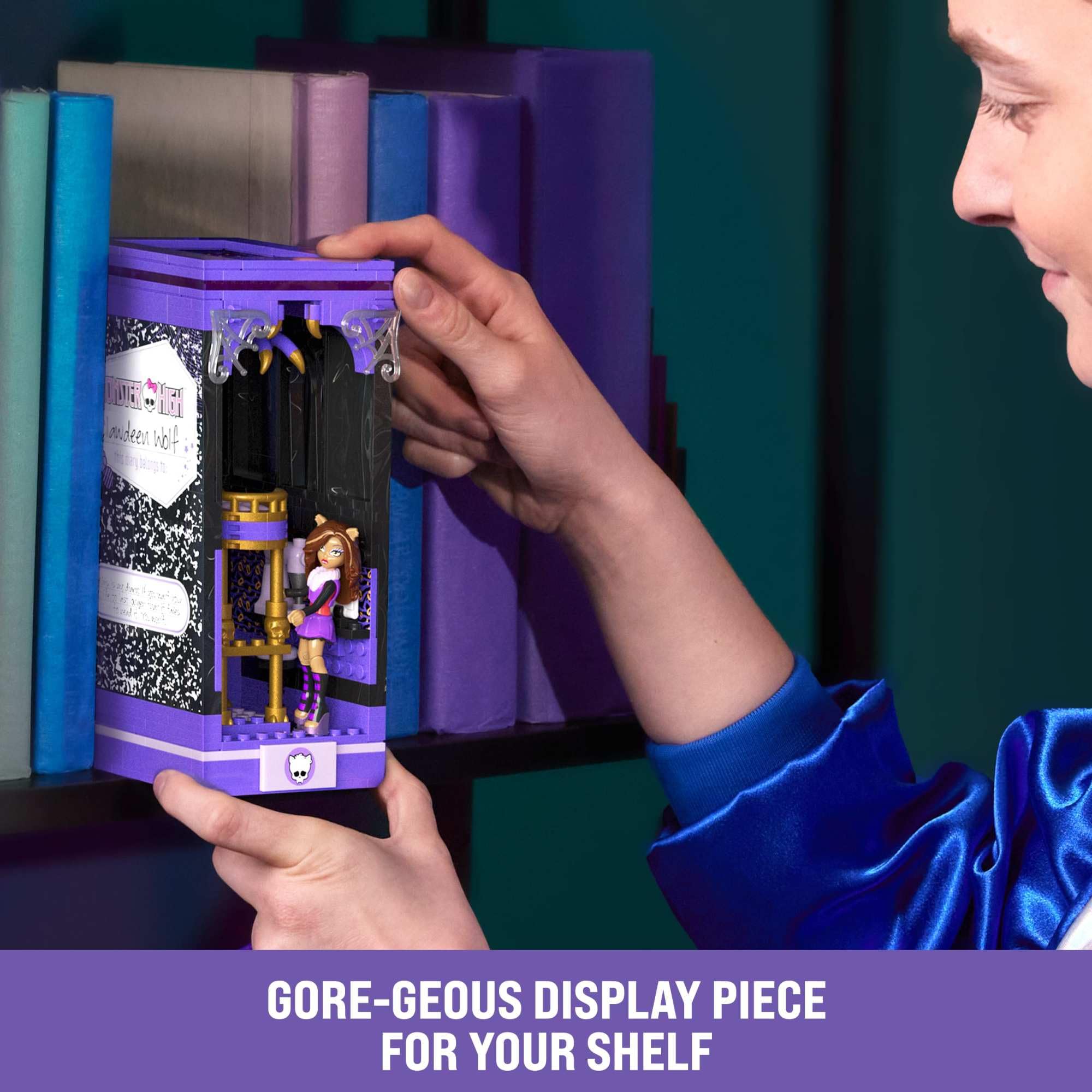 MEGA Monster High Clawdeen's Boo-k Den Building Set with 299 Pieces 3