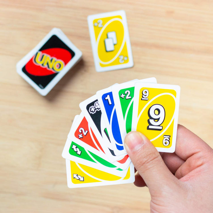 Super Impulse World's Smallest Uno Card Game