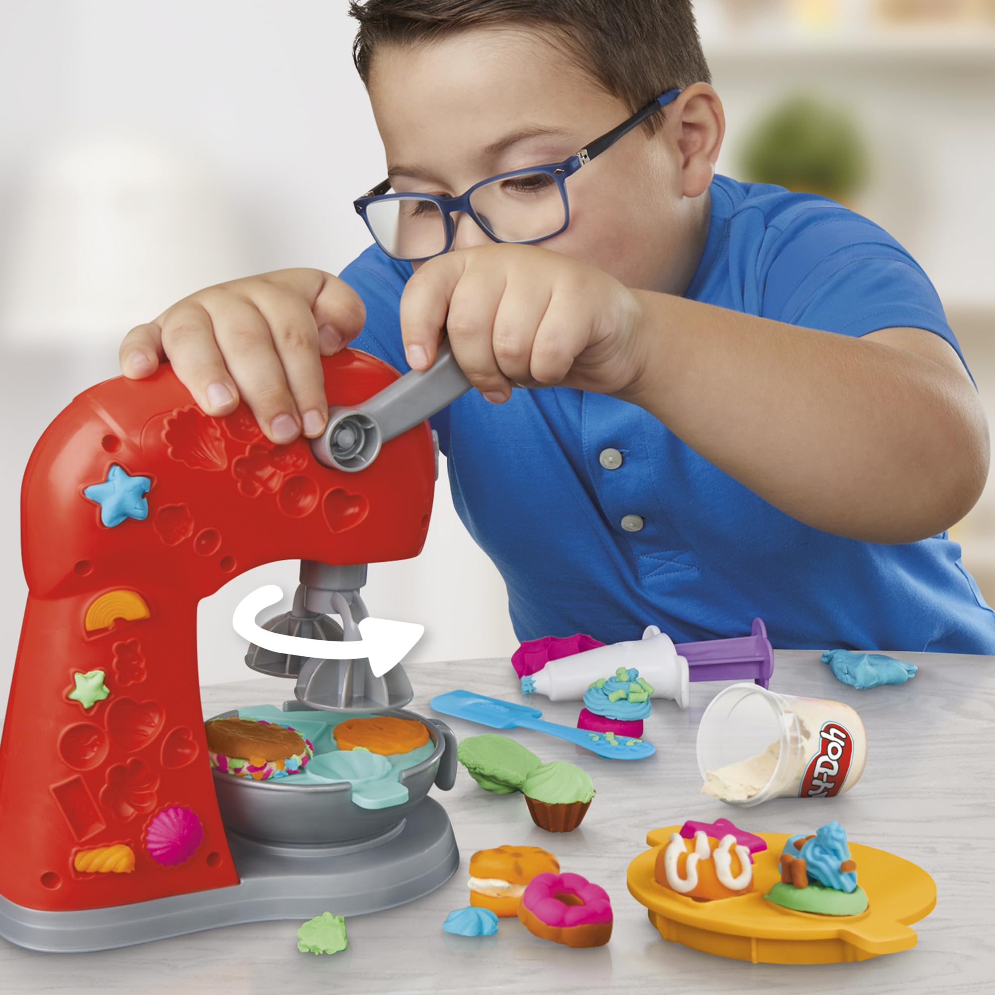 Play-Doh Kitchen Creations Magical Mixer Playset - Toy Mixer with 5 Cans of Play-Doh for Kids 3+ 4