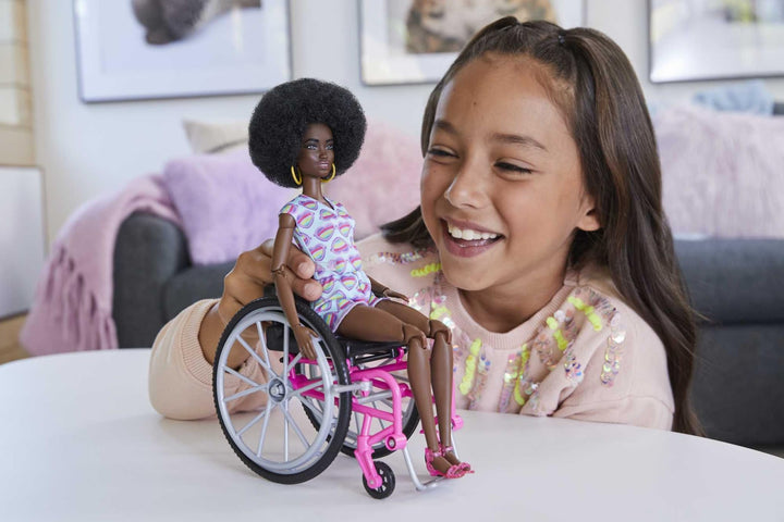 ?Barbie-Puppe mit Rollstuhl und Rampe, Kinderspielzeug, Barbie Fashionistas, Curly Bla