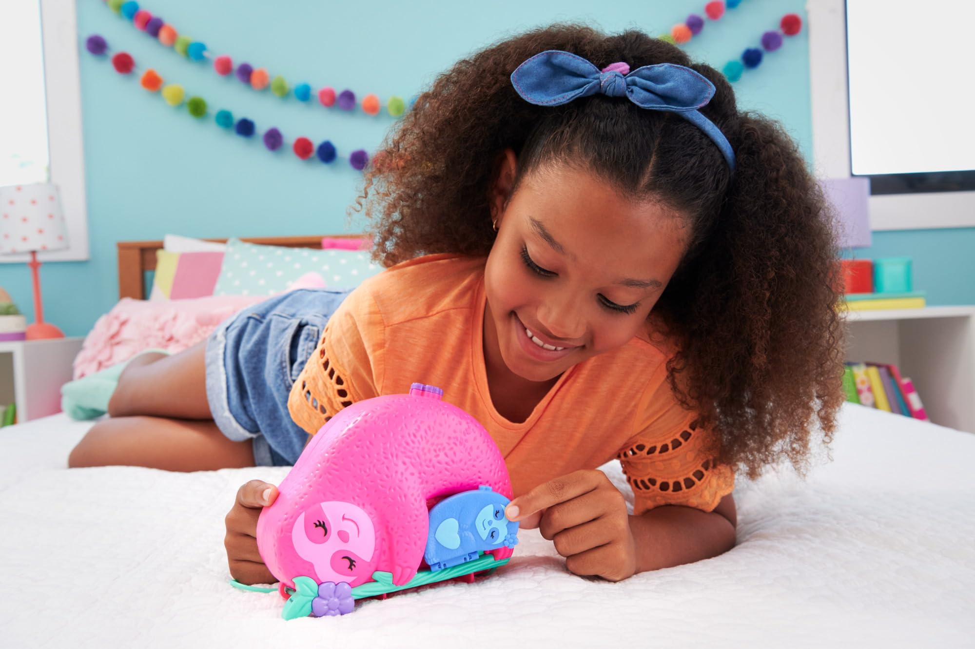 Polly Pocket Sloth 2-in-1 Purse Compact Playset with 2 Micro Dolls & 12 Accessories | Ages 4+