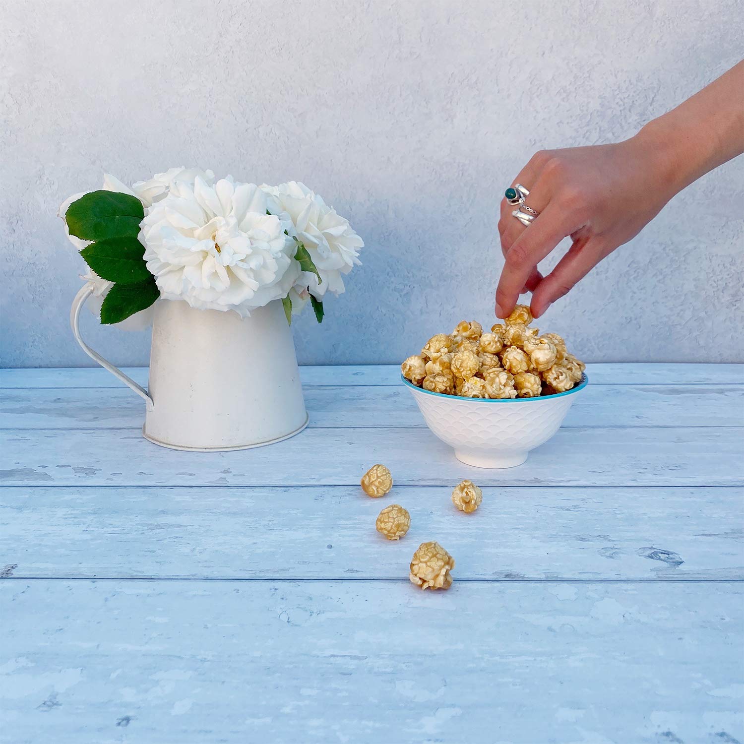 Joe & Seph's Goats Cheese & Black Pepper Popcorn - 32g Bag 2