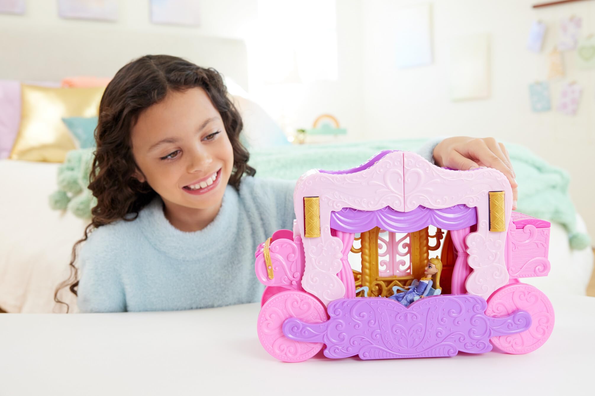 Mattel Disney Princess Carriage to Castle Transforming Playset with Aurora Doll, 3 Levels, 6 Play Areas, HWX17 2