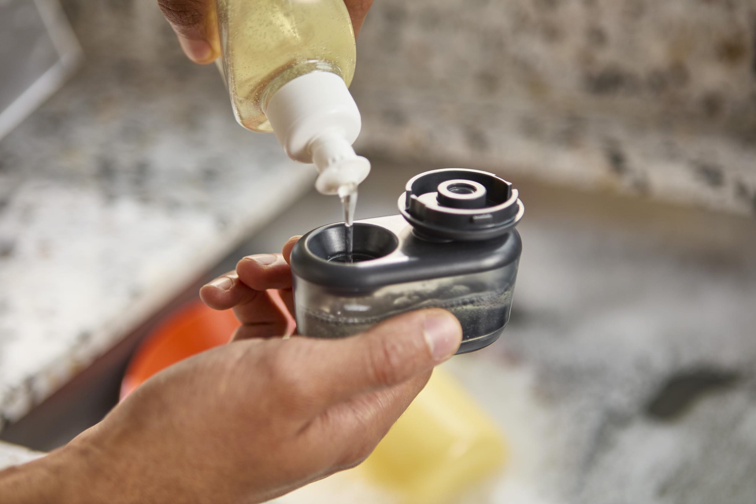 Joseph Joseph SinkTech Seifenspender-Handbürste mit Edelstahlständer 6