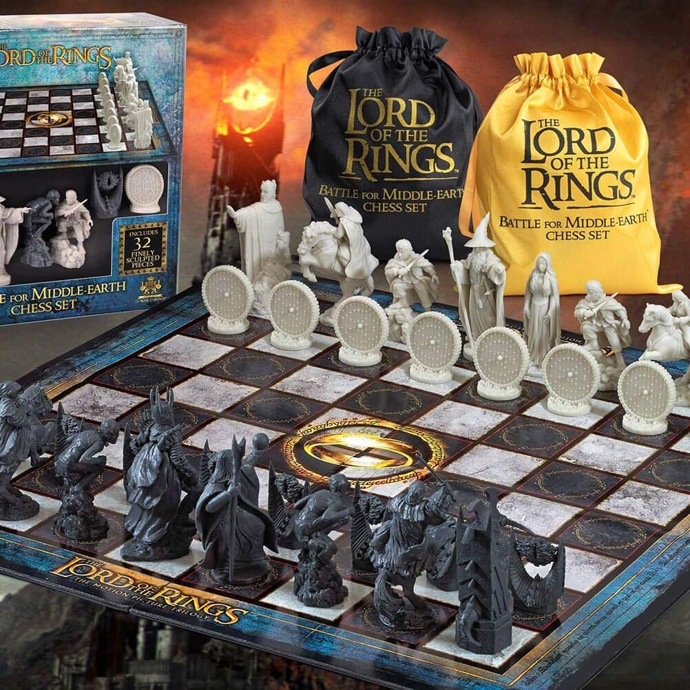 The Noble Collection The Lord of the Rings Chess Set Battle for Middle-Earth