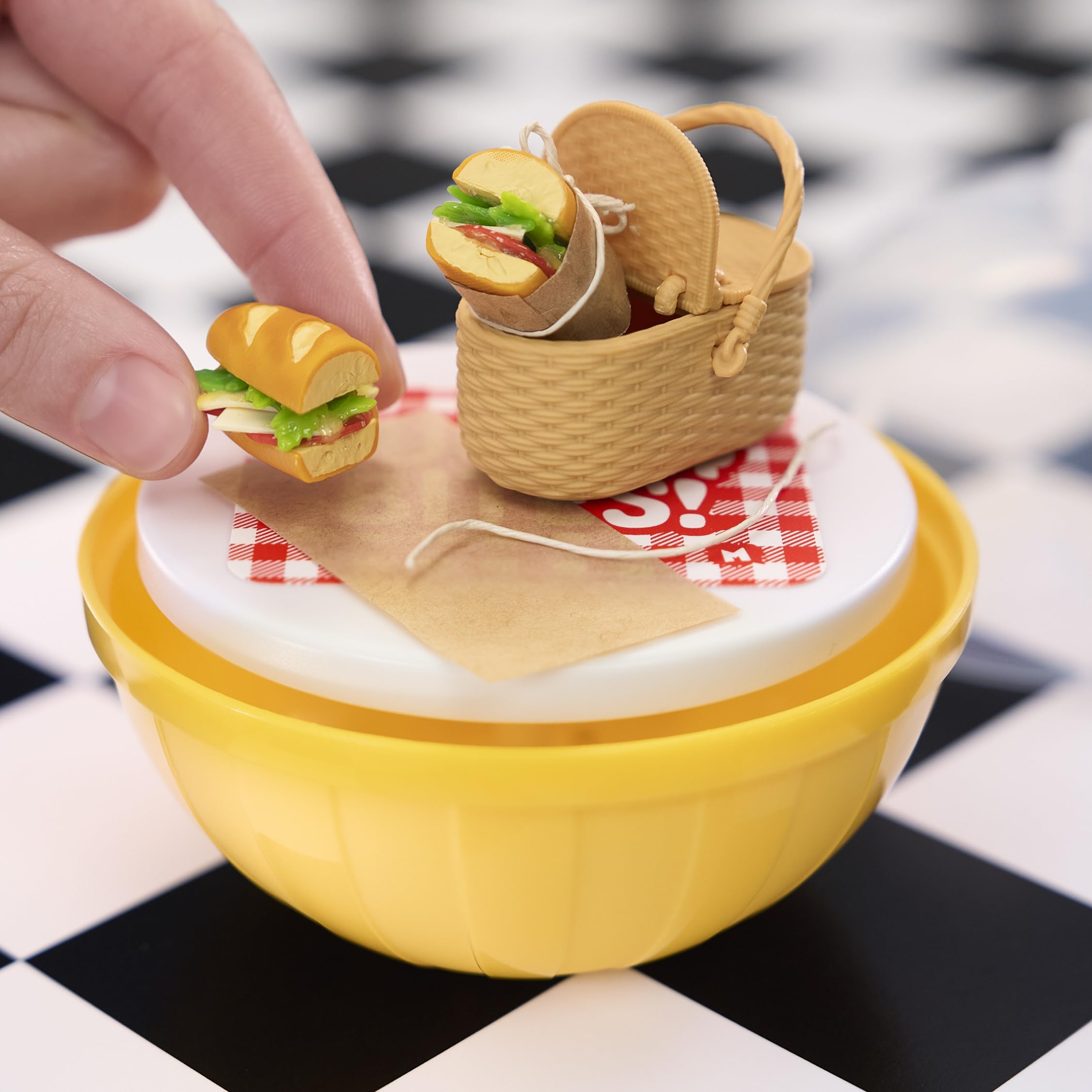 MGA's Miniverse Make It Mini Diner Series 4 - DIY Mini Collectibles with Resin Crafting 4