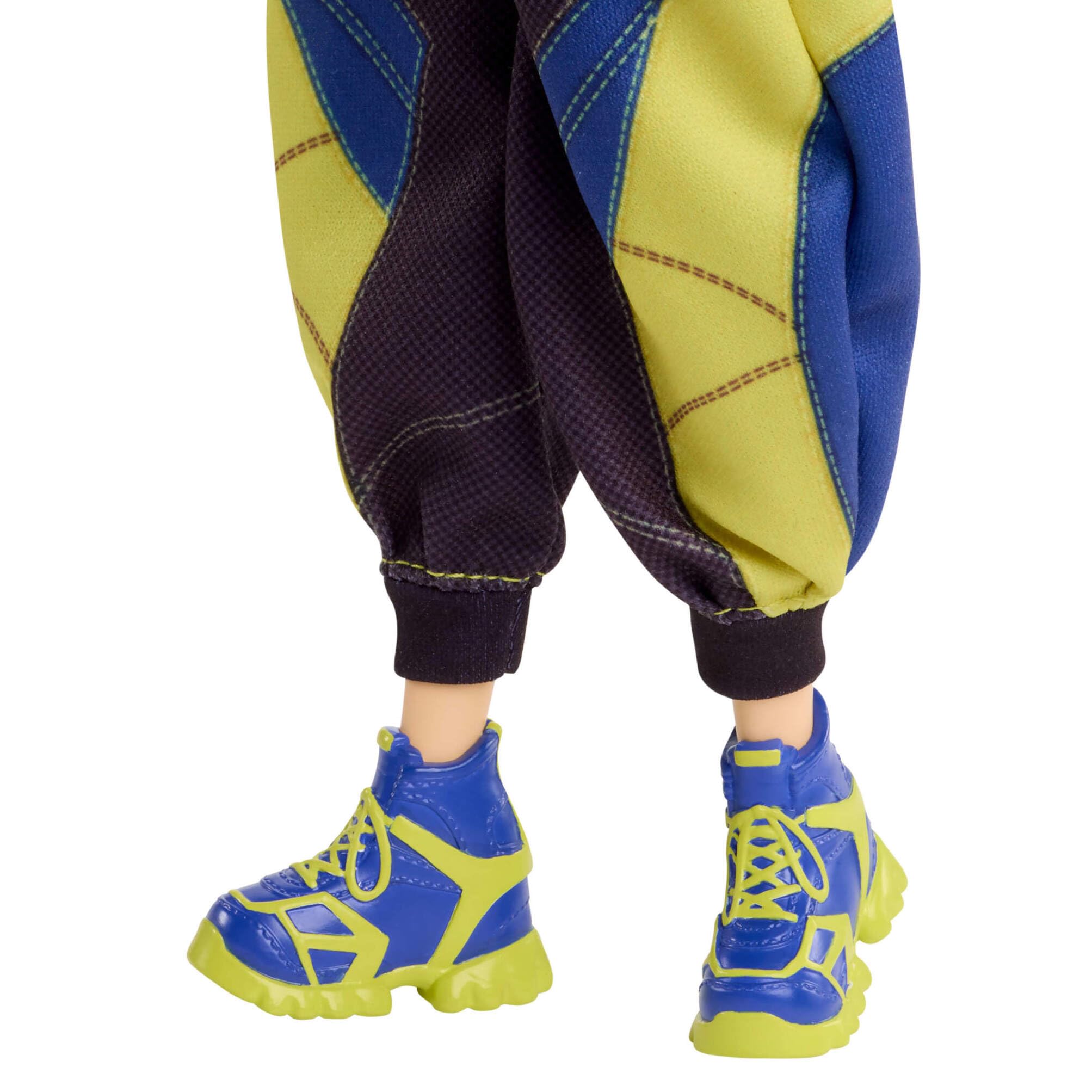 Mattel KPop Demon Hunters HUNTR/X Zoey Fashion Doll | 11 Posable Joints | Spirit Blades Accessory 4