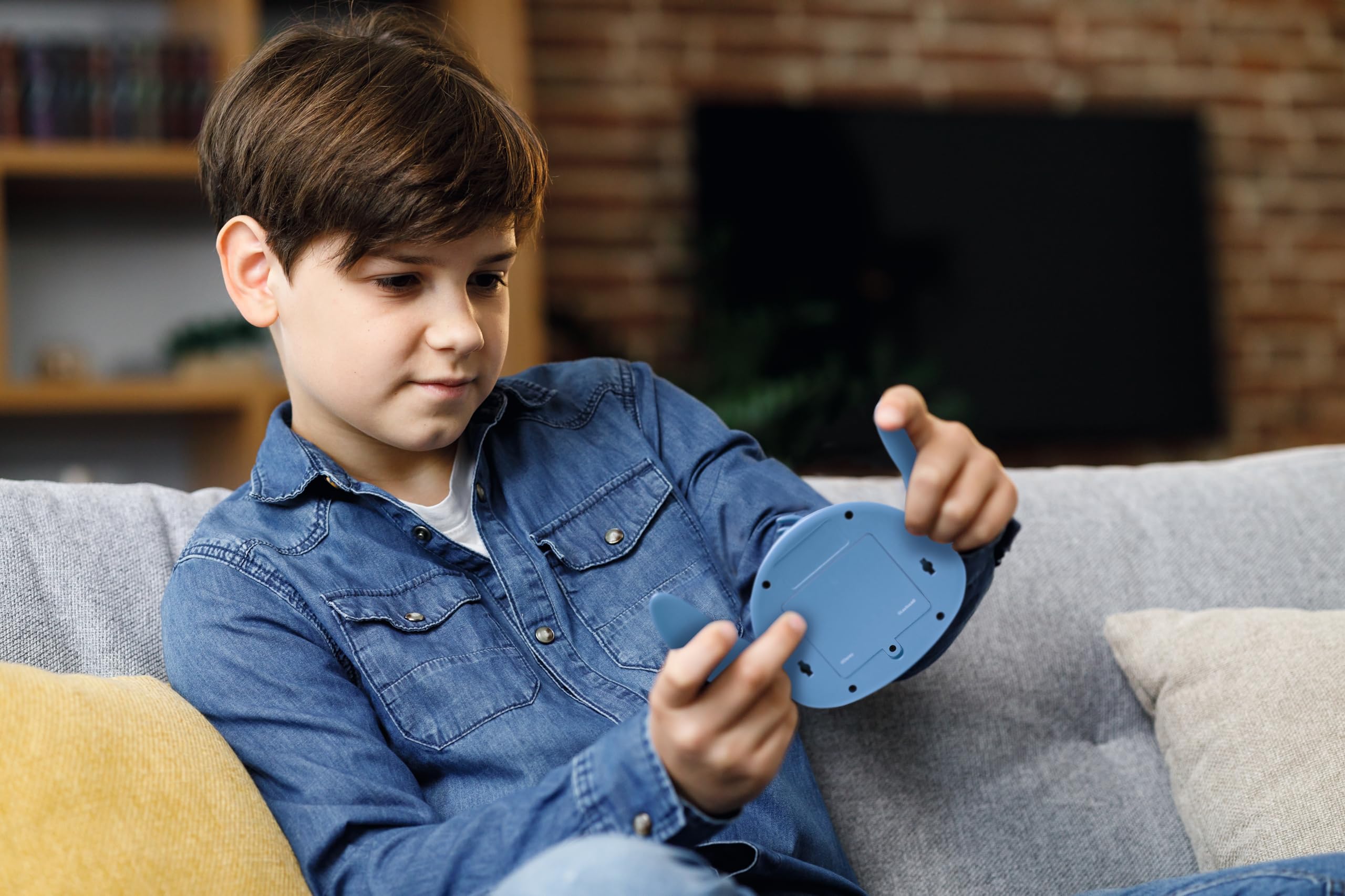 Disney Stitch - Lexibook Cyber Arcade Motion Portable Console with 50 Games 5