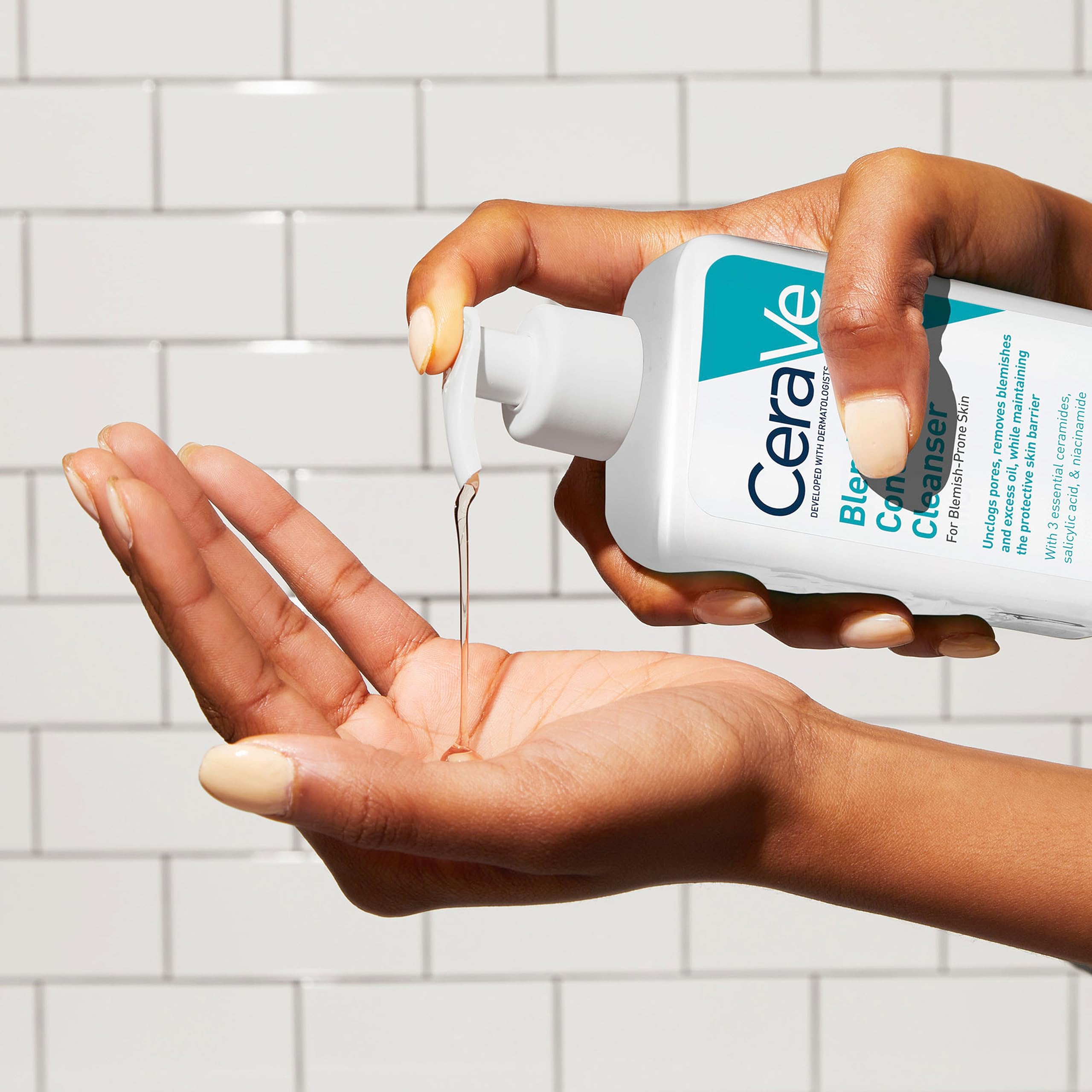 CeraVe Blemish Control Face Cleanser with 2% Salicylic Acid & Niacinamide (236ml) 3