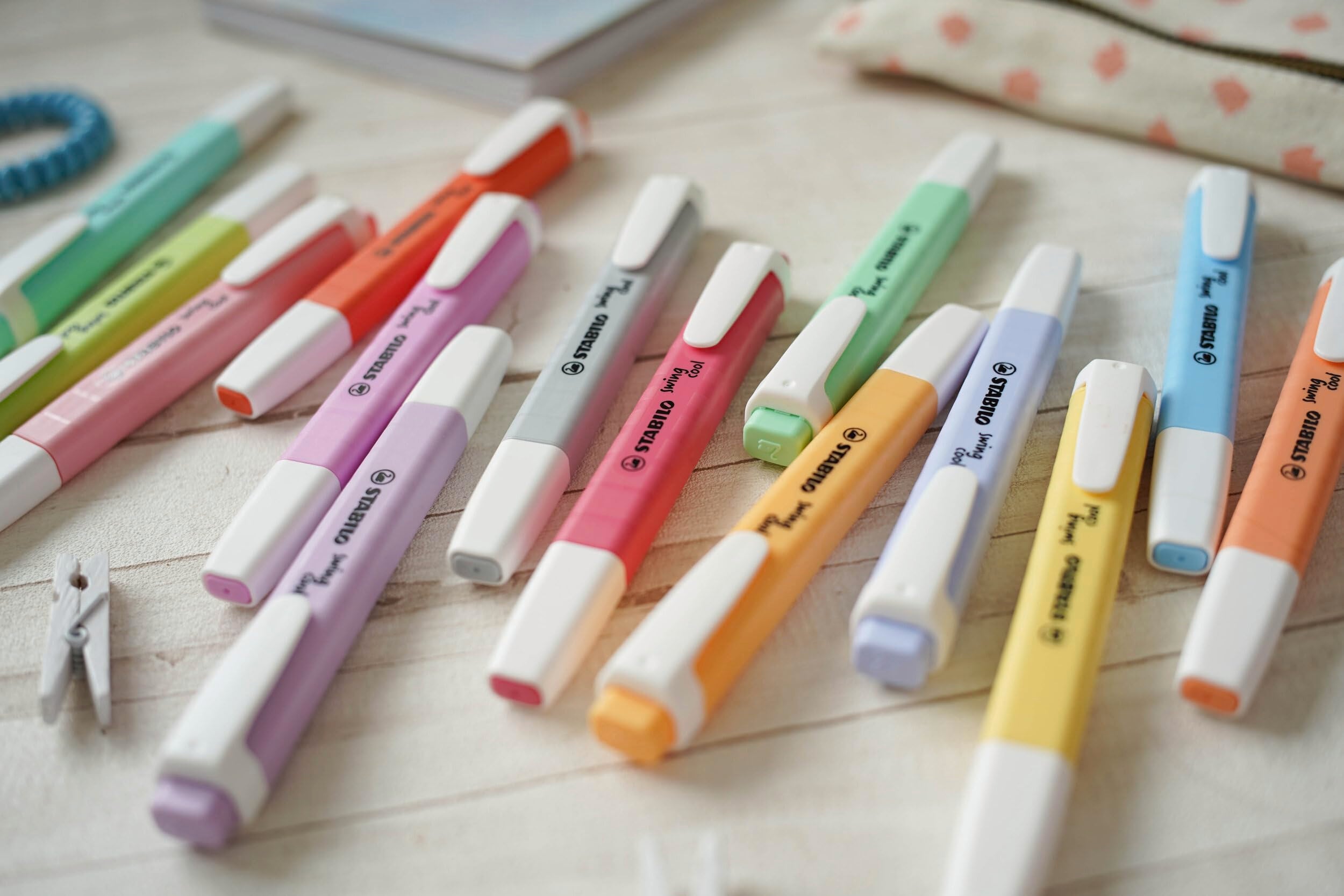 STABILO swing cool Pastel Highlighter - Wallet of 4 Assorted Colours | 4 Hour Cap-Off Time | Chisel Tip 6