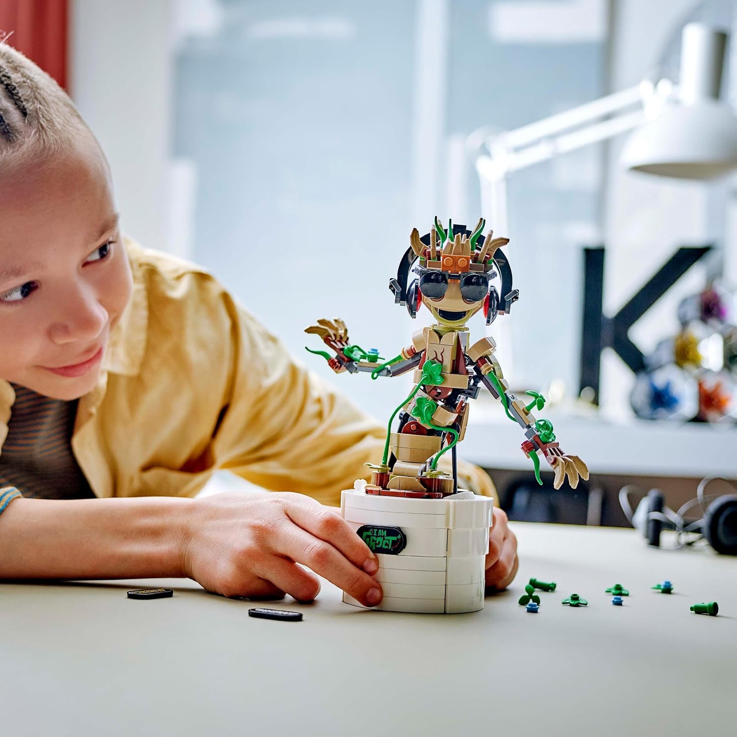 LEGO Marvel Dancing Groot Actionfigur zum Bauen – Interaktives bewegliches Spielzeug mit durch Griff aktivierter Tanzfunktion