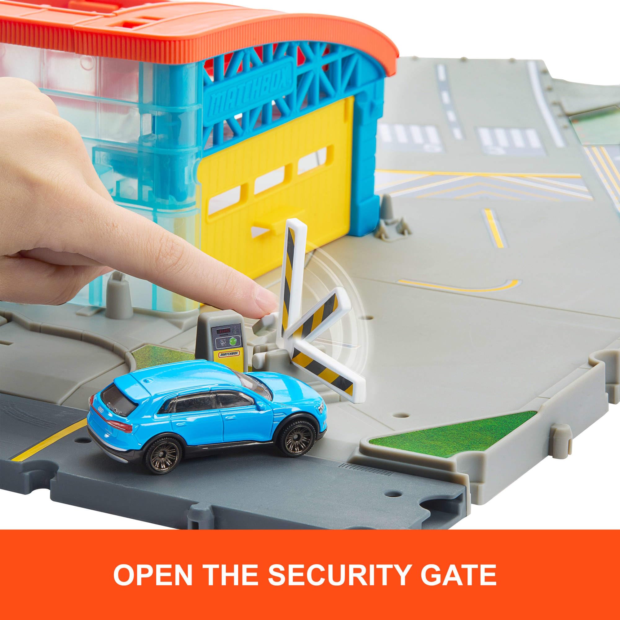 Matchbox Airport Takeoff Adventure Playset with Die-Cast Audi e-tron - Vehicle Playset for Kids 6