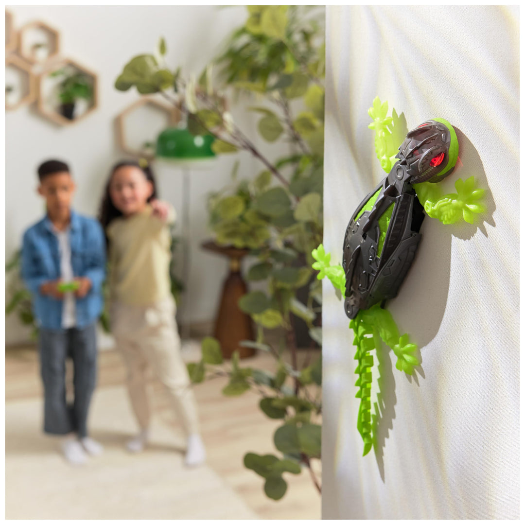 HEX BOTS Wall Crawler Gecko - Remote Control Climbing Robot Toy for Kids 4+