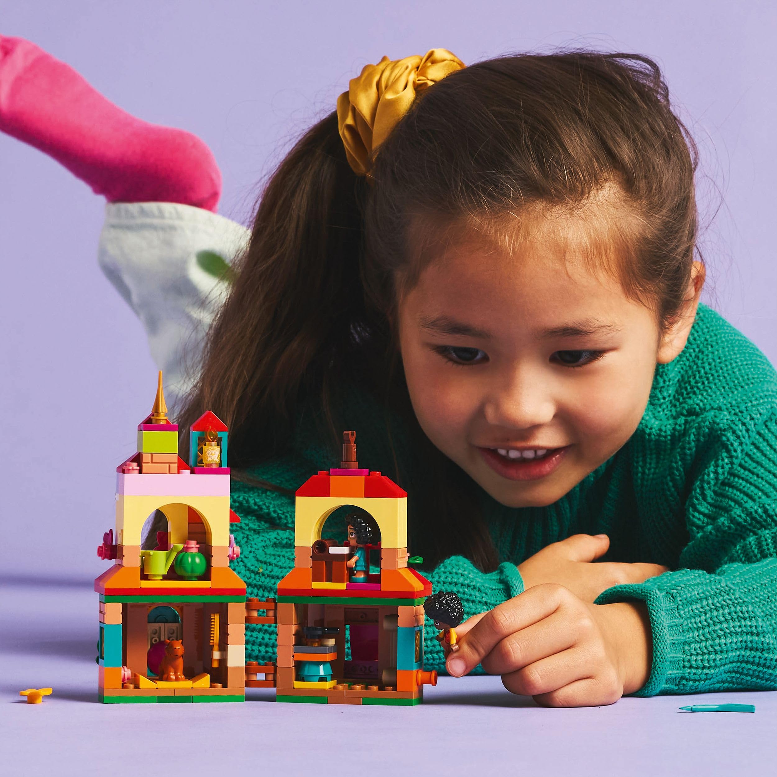 LEGO ǀ Disney Encanto Mini House Building Toy - 186-Piece Playset with Mirabel, Antonio & Capybara Figures 3