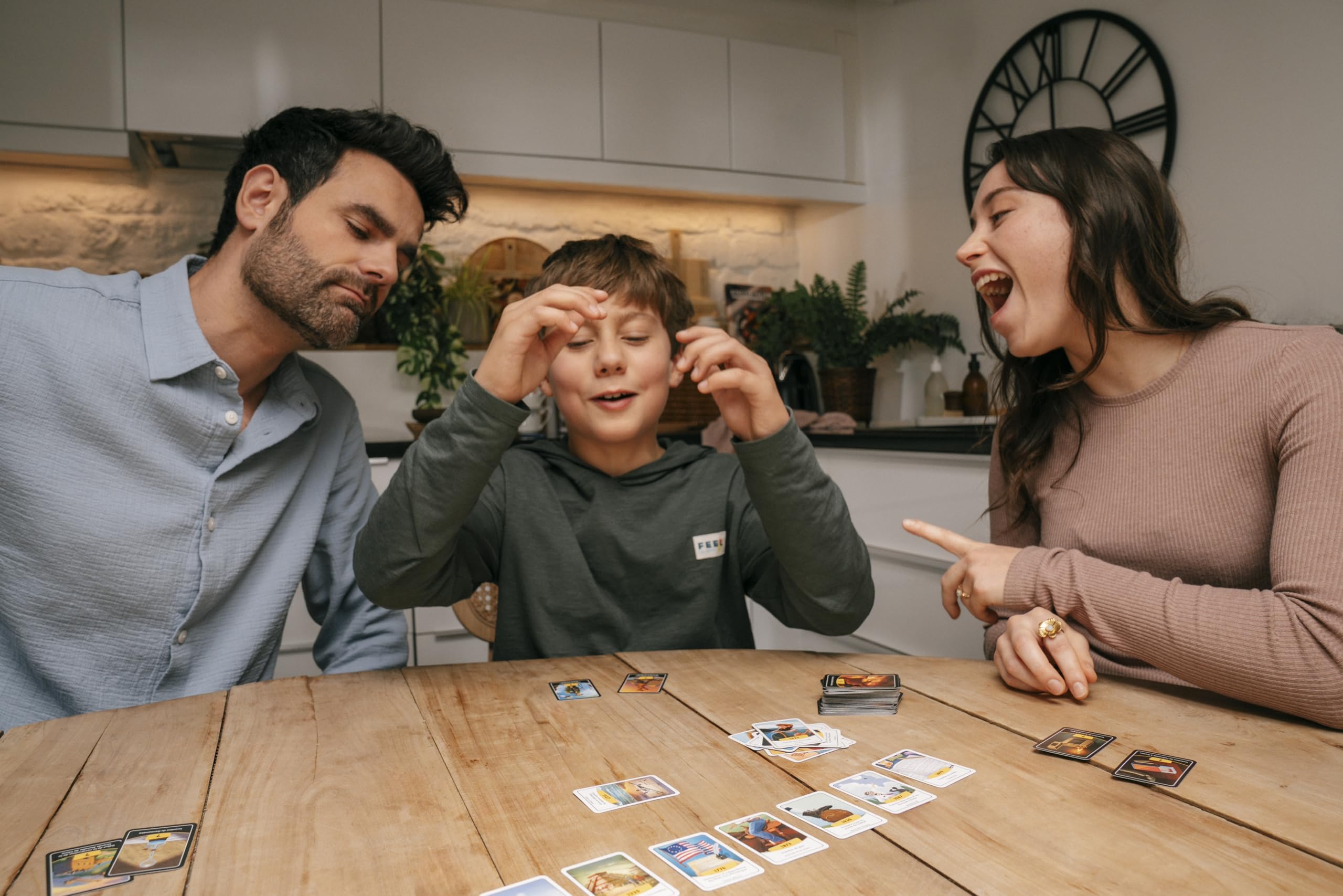 Asmodee Timeline Family Trivia Card Game | Ages 8+ | 2-6 Players | 15 Min 5