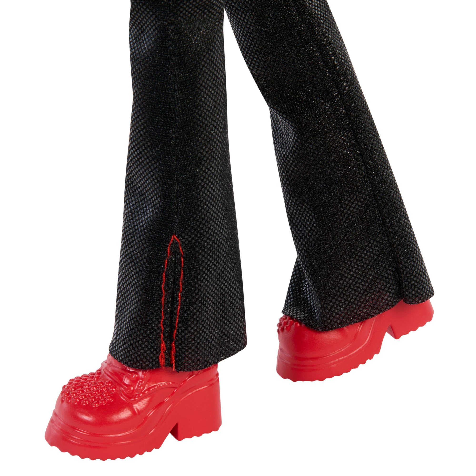 Disney Descendants: The Rise of Red - Singing Red Doll with 11 Bendable Joints 10
