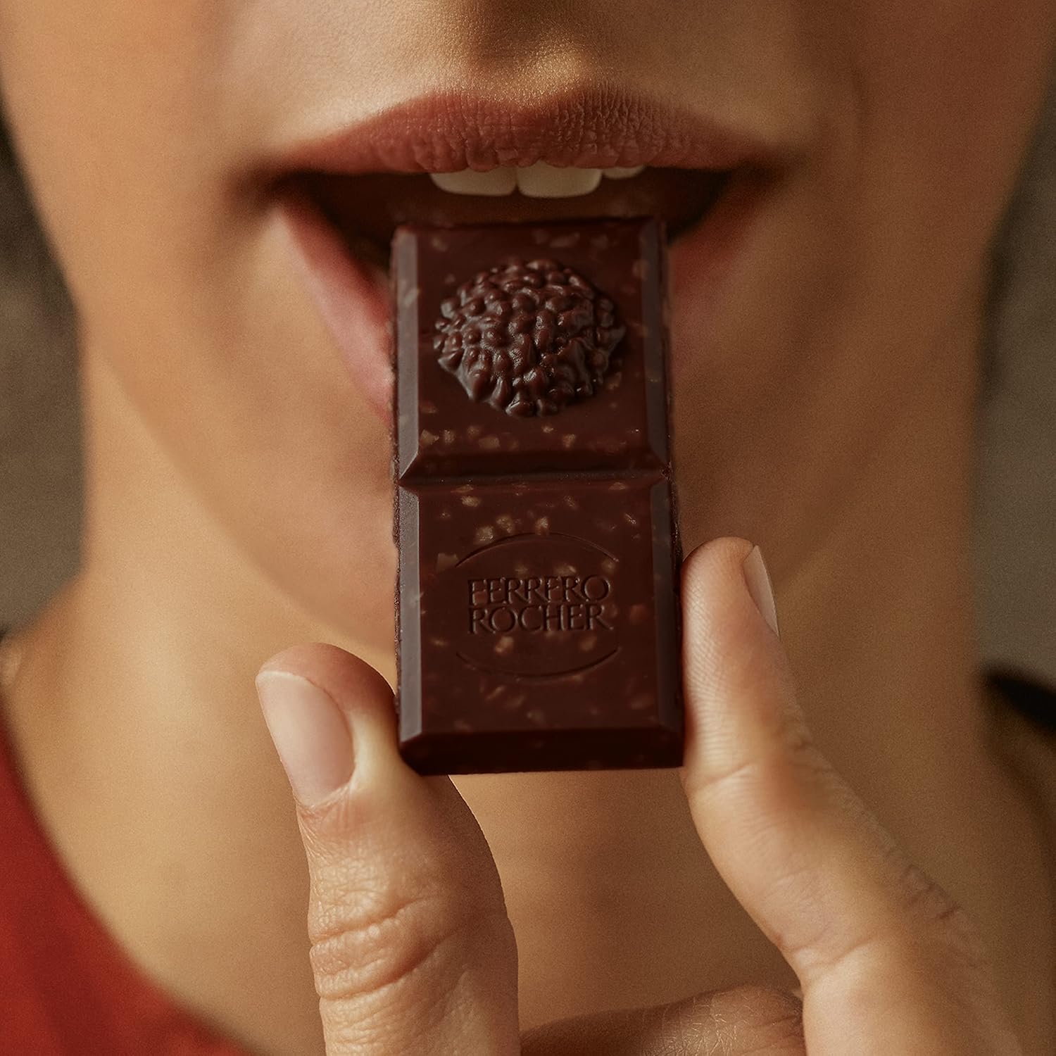 Ferrero Rocher Dark Chocolate and Hazelnut Bar, 55% Cocoa, 90g 6