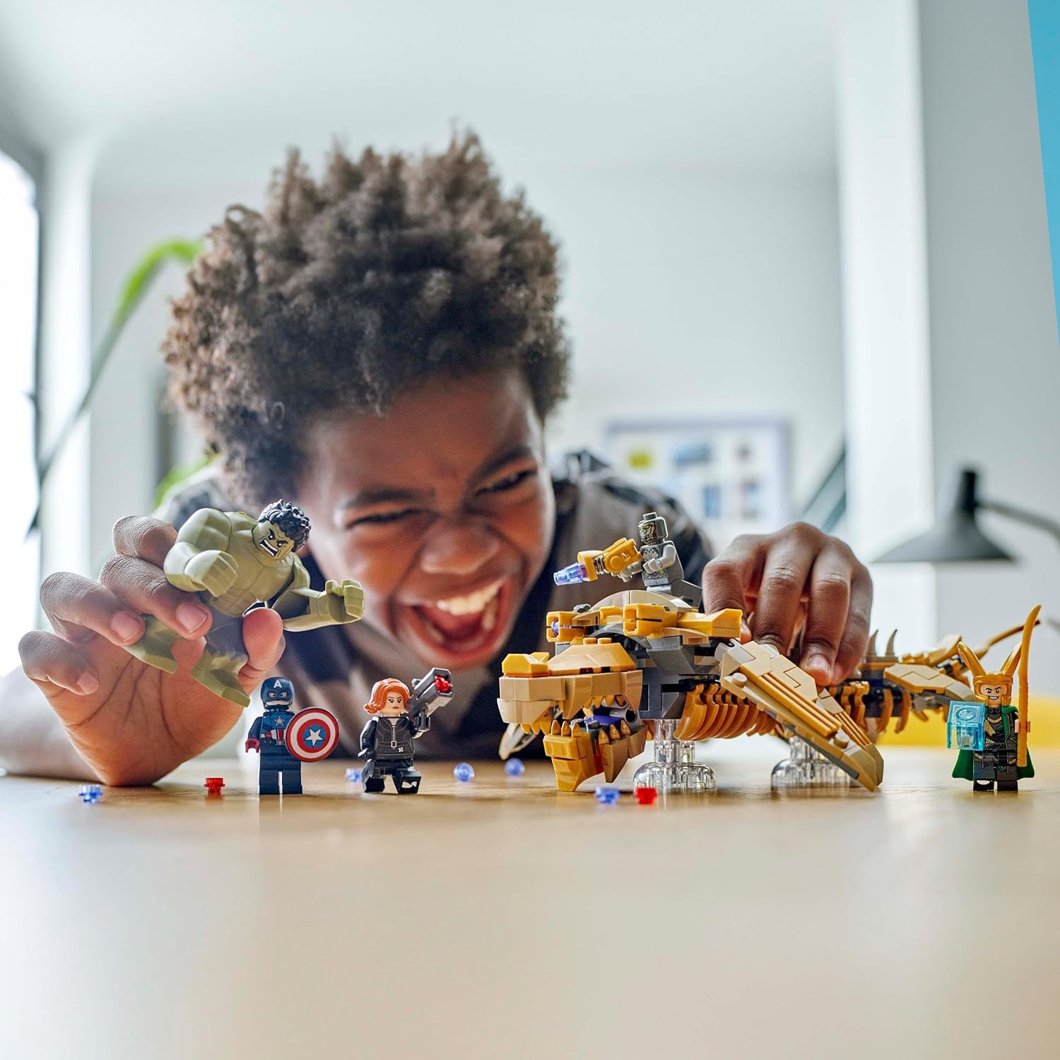 LEGO Marvel The Avengers vs. The Leviathan - Buildable Playset with Hulk, Captain America, Black Widow, Loki & Chitauri (76290) 3
