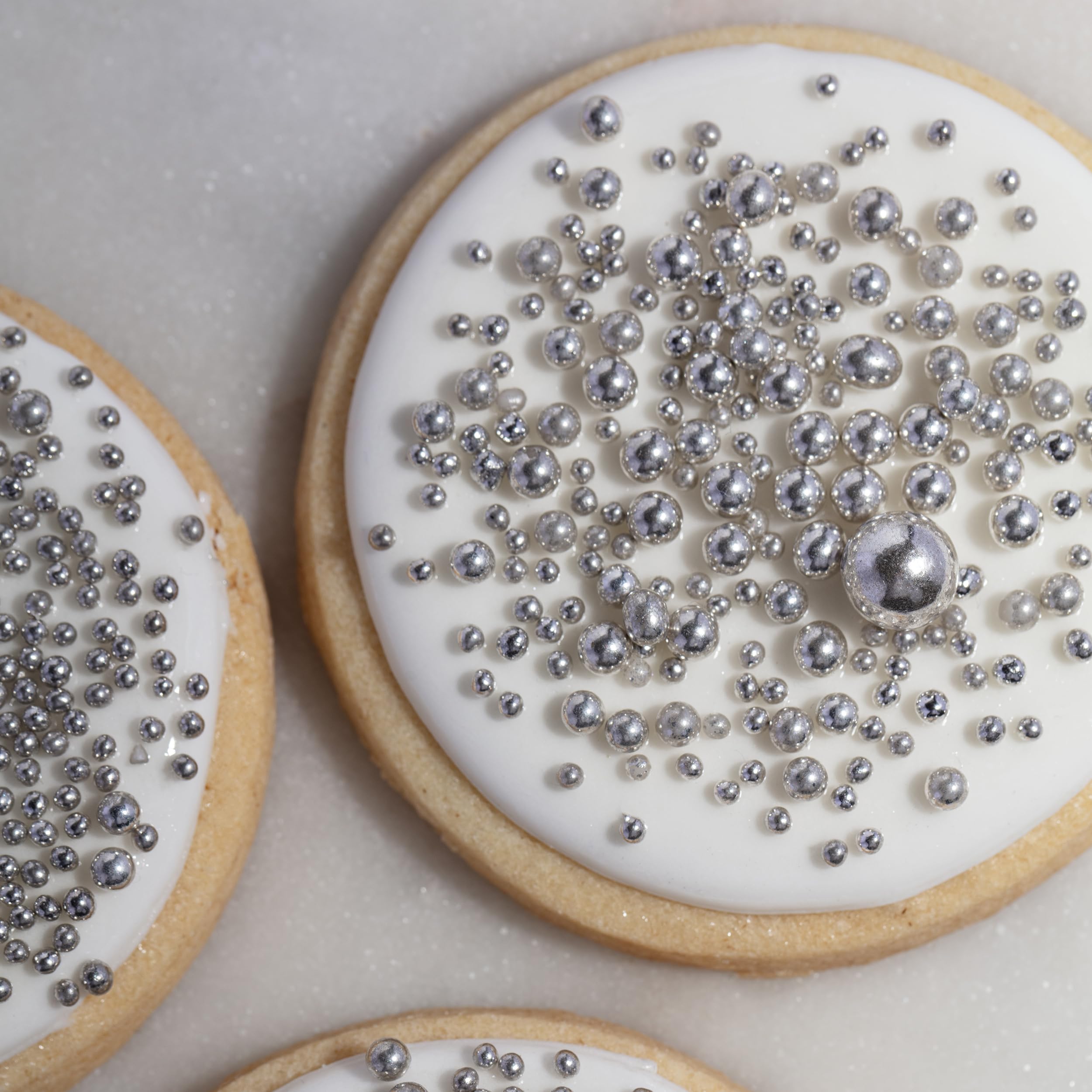 PME - Silver Sugar Pearls Edible Cake Decorations (25g, 2.3mm) 5