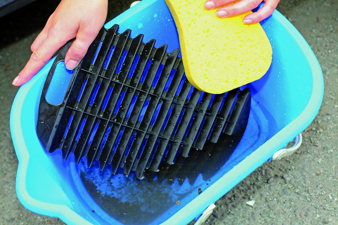 Laser - 8737 15L Bucket with Removable Dirt Trap