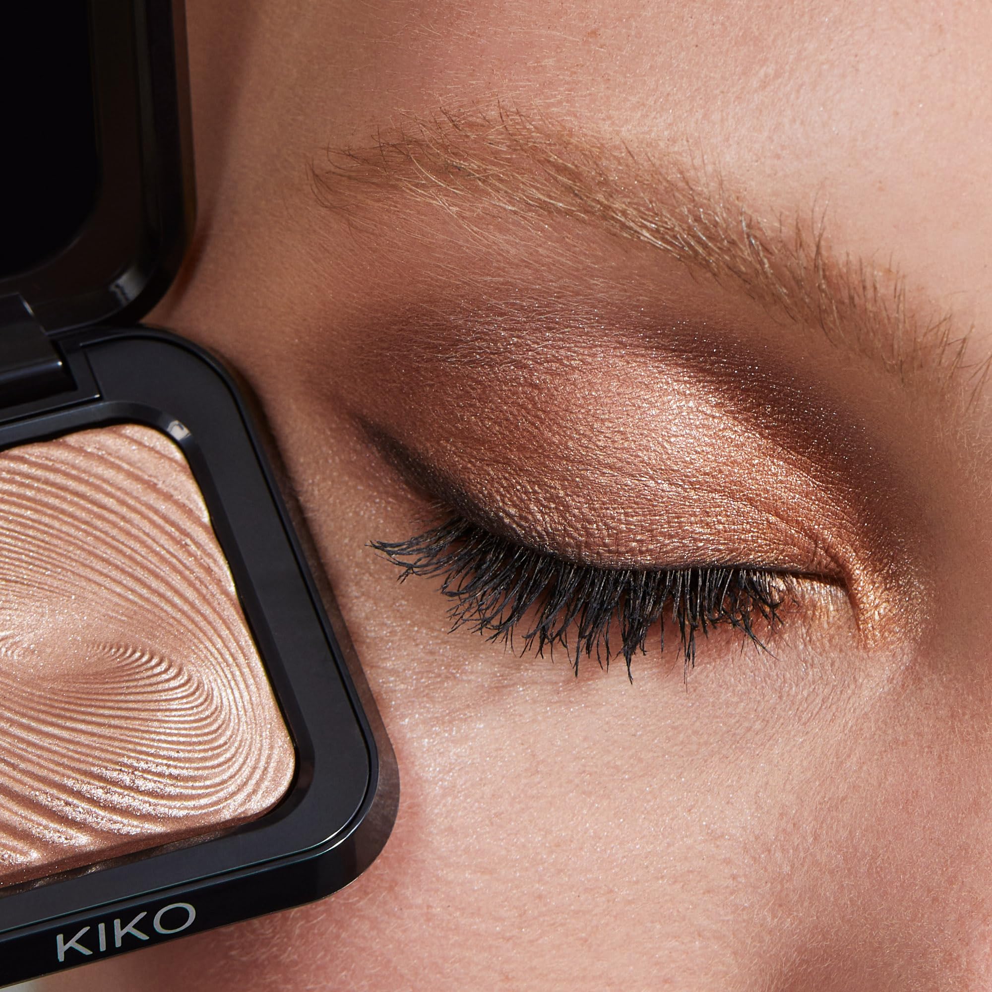 Kiko Milano Water Eyeshadow 02 Champagne - Instant Colour, Wet & Dry Use, Long-Lasting 3
