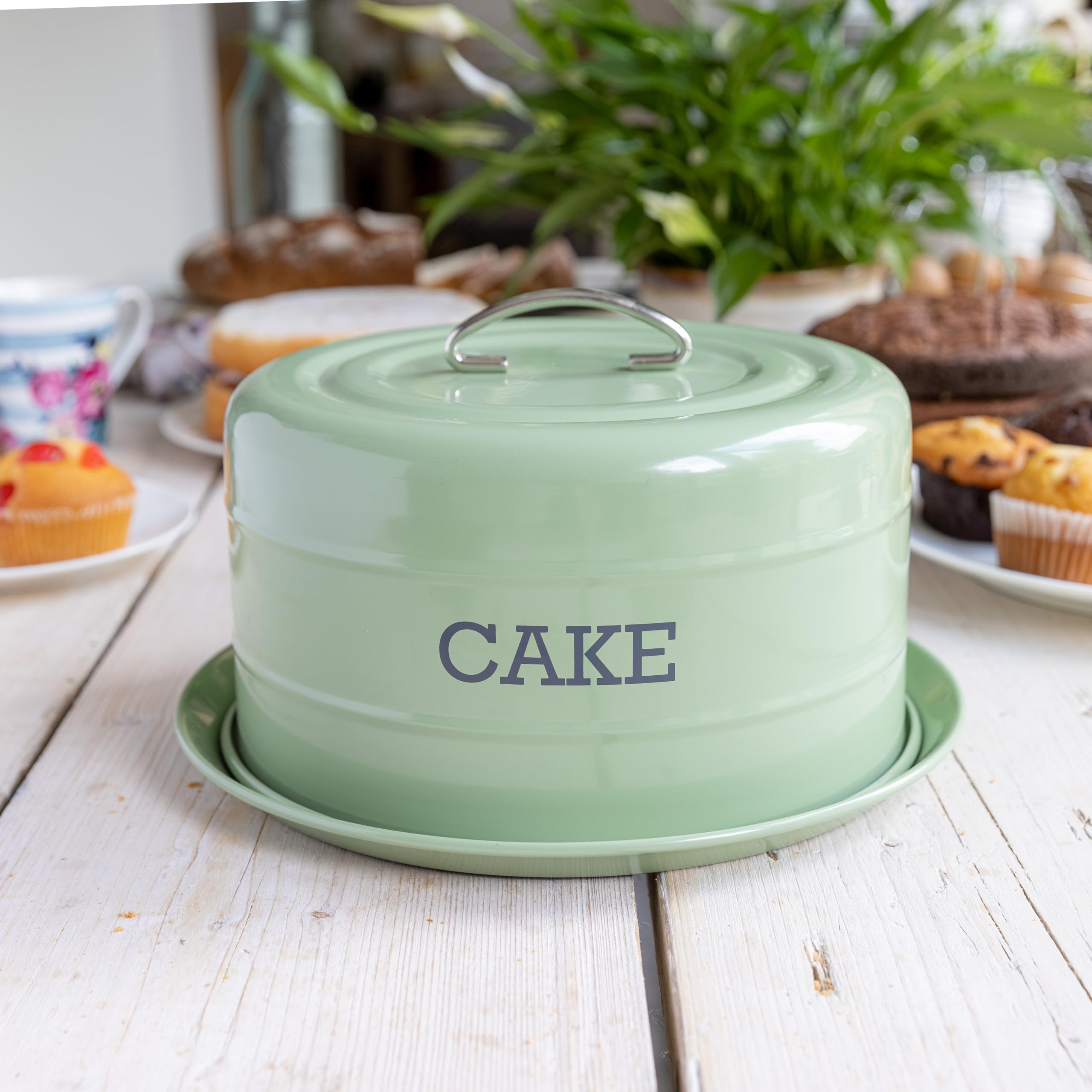 KitchenCraft Living Nostalgia Cake Storage Tin - Airtight Cake Dome, 28.5 x 18 cm, English Sage Green 16