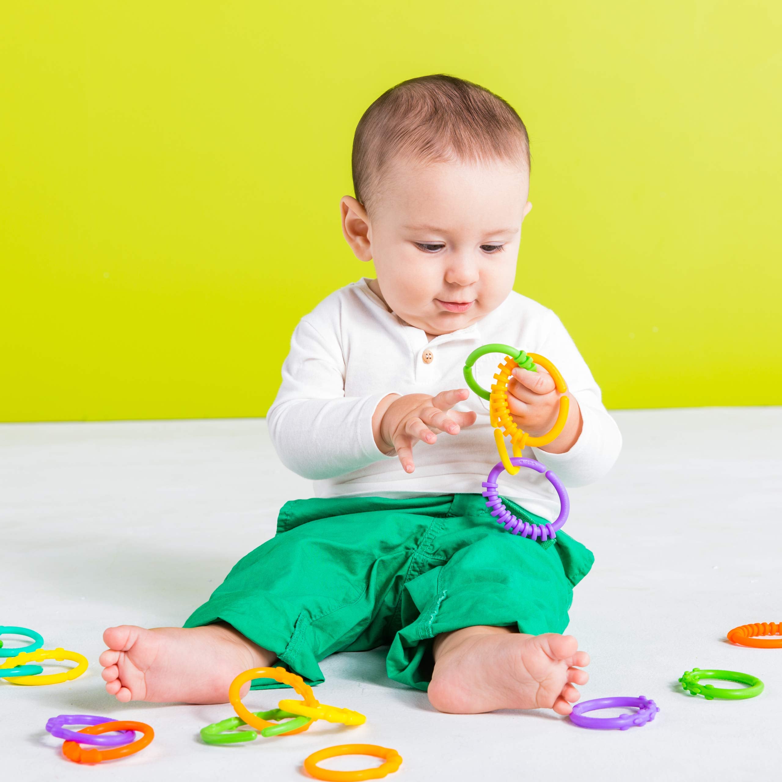 Bright Starts Lots of Links Rings Toys - 24 Pcs BPA-Free Plastic Links for Stroller or Carrier, Ages 0 Months+ 5