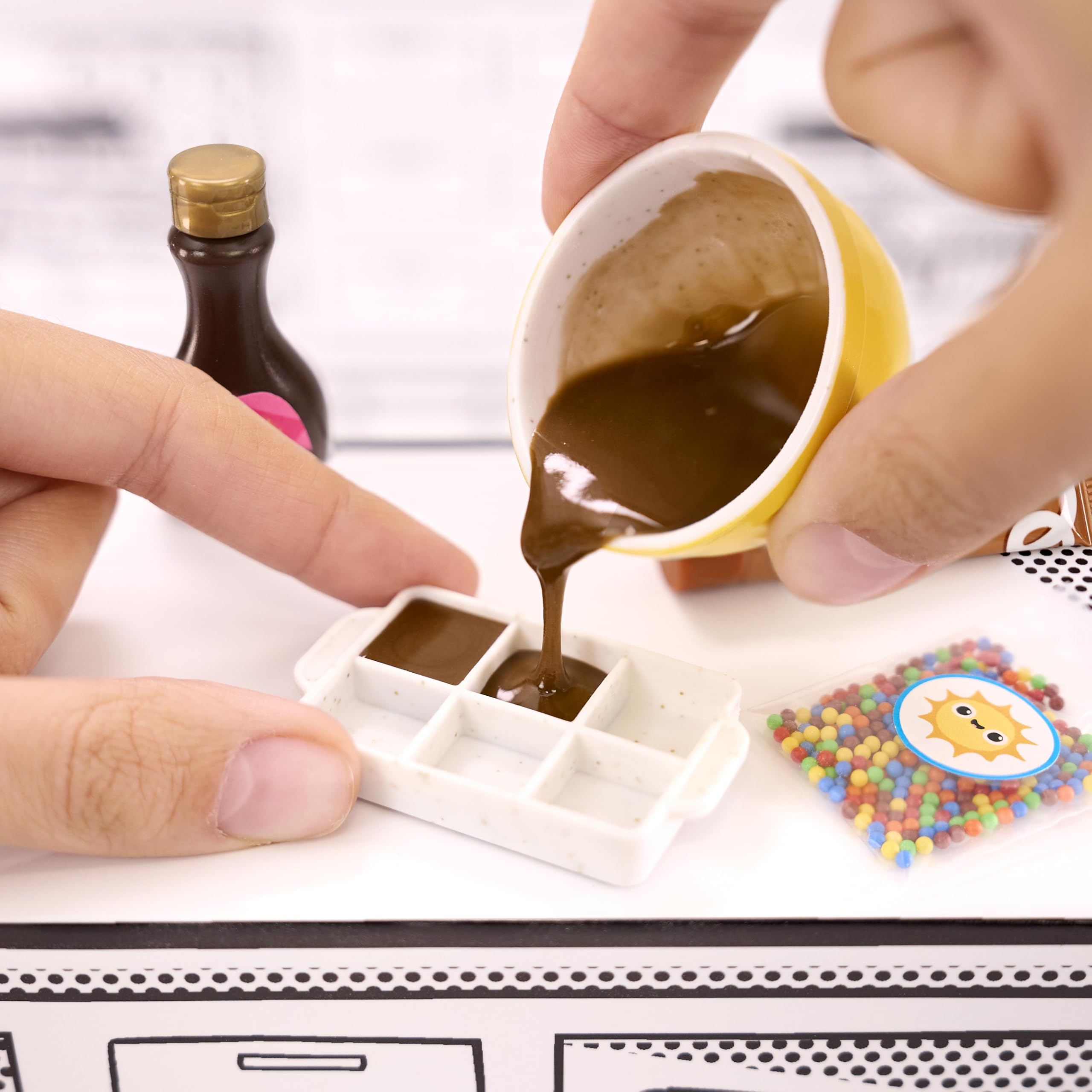 MGA's Miniverse Make It Mini from Scratch Series 1 - DIY Mini Collectible Baking Set 4