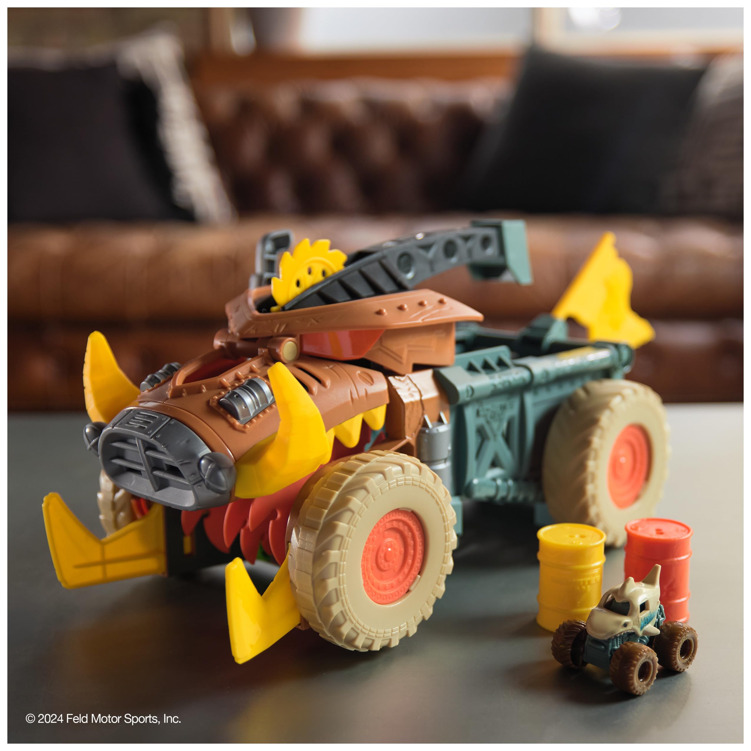 Monster Jam Mini Jams Megalodon Mad Hog Chomper - Chomping Action Playset for Kids 6