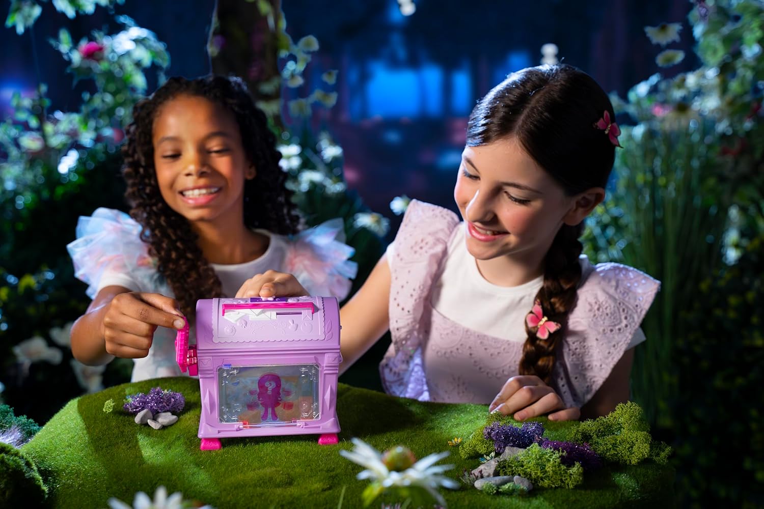 Secret Findees Magic Mailbox - 10+ Surprise Reveals & Mini Playset - Ages 4+ 9