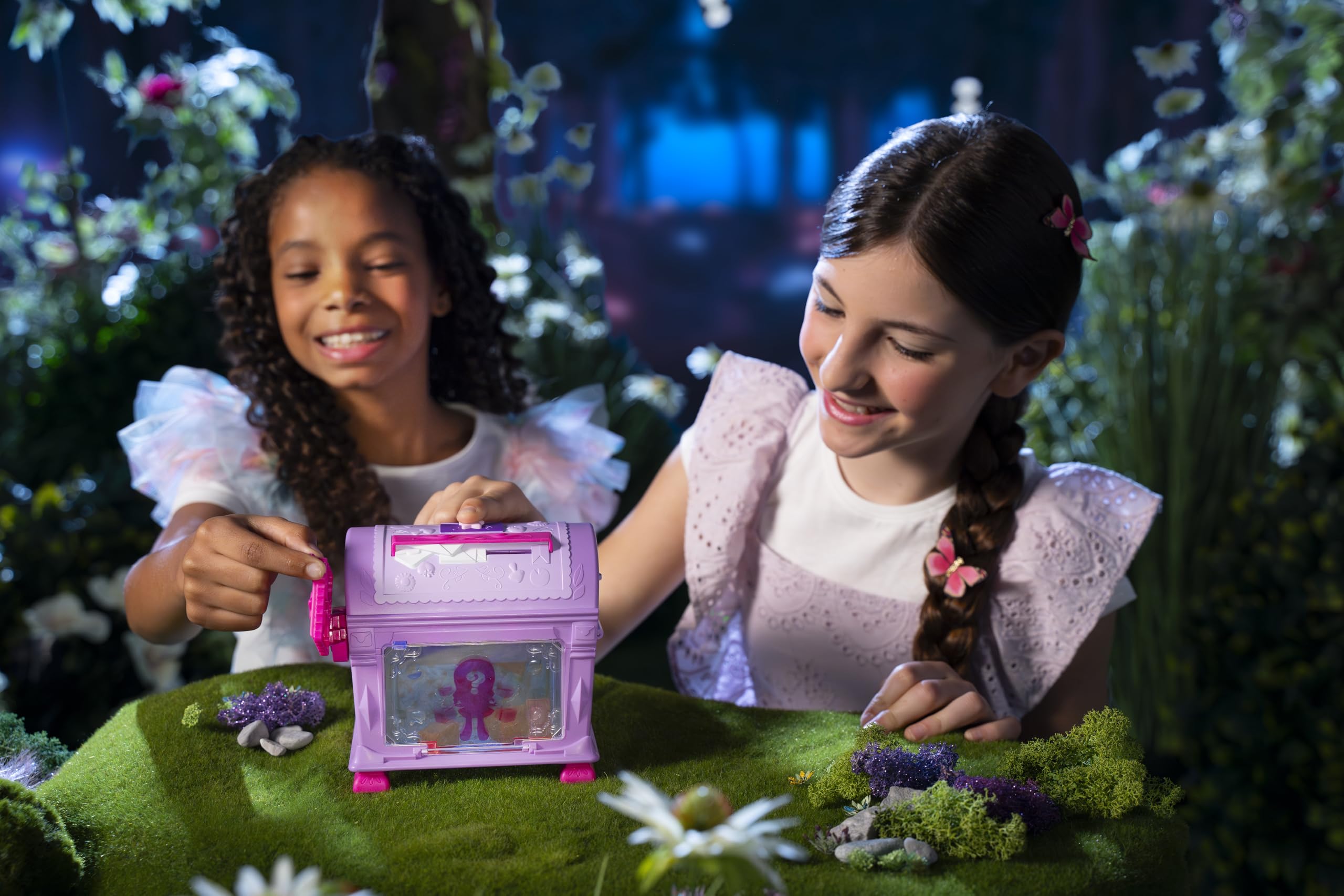 Secret Findees Magic Mailbox - 10+ Surprise Reveals & Mini Playset - Ages 4+ 22