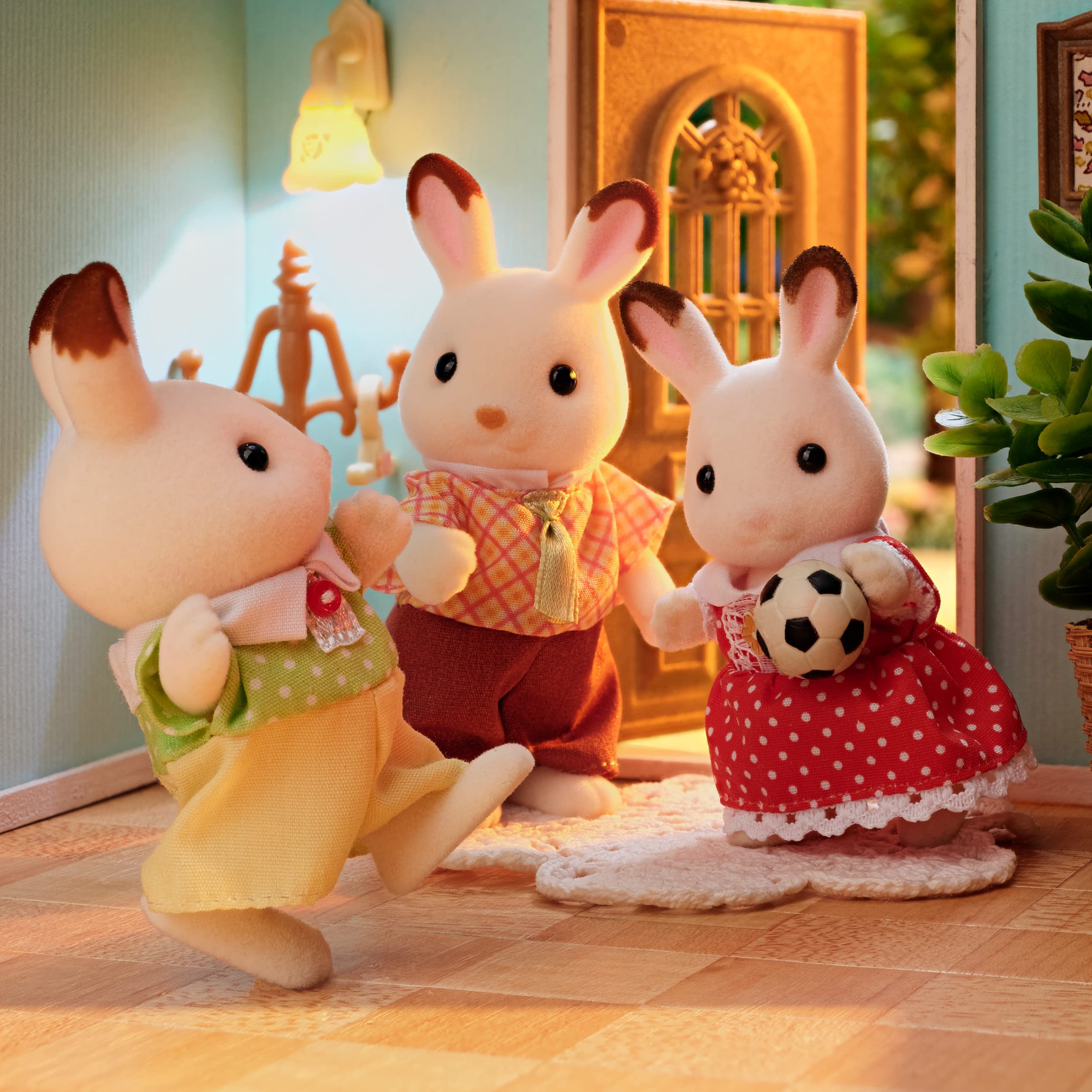Sylvanian Families Chocolate Rabbit Family Doll Set - Articulated Figures with Removable Clothes 4