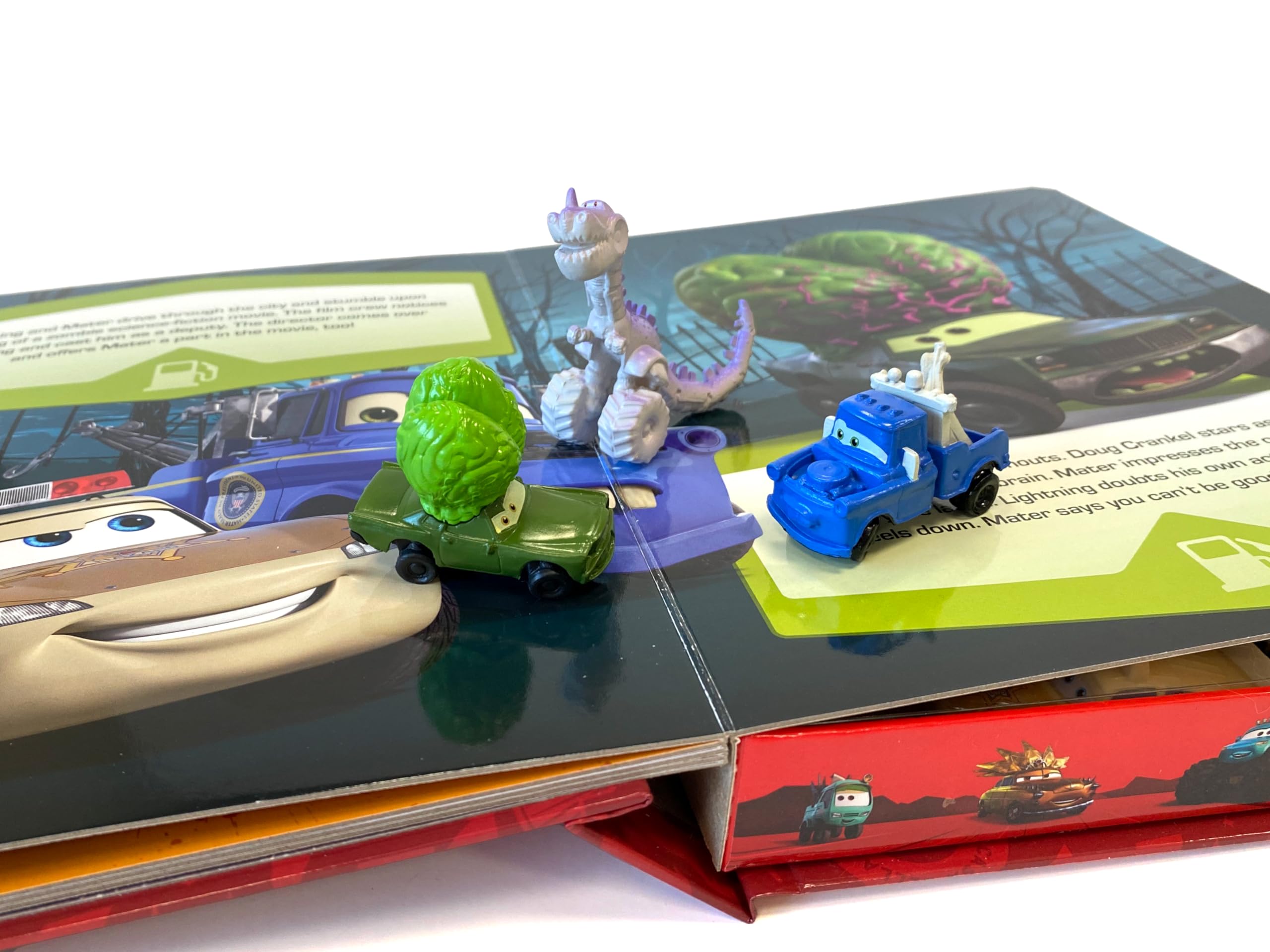 Phidal Disney / Pixar Cars on the Road My Busy Books - Storybook, 10 Figurines, Playmat 4