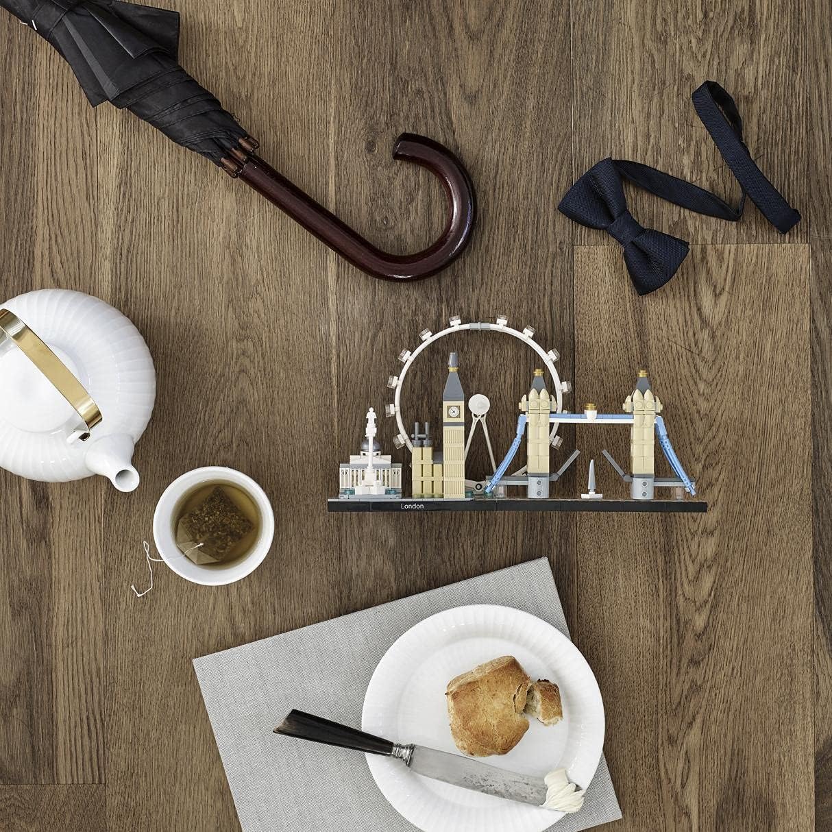 LEGO Architecture Skyline London 21034 - Big Ben, Tower Bridge, London Eye Building Set 11