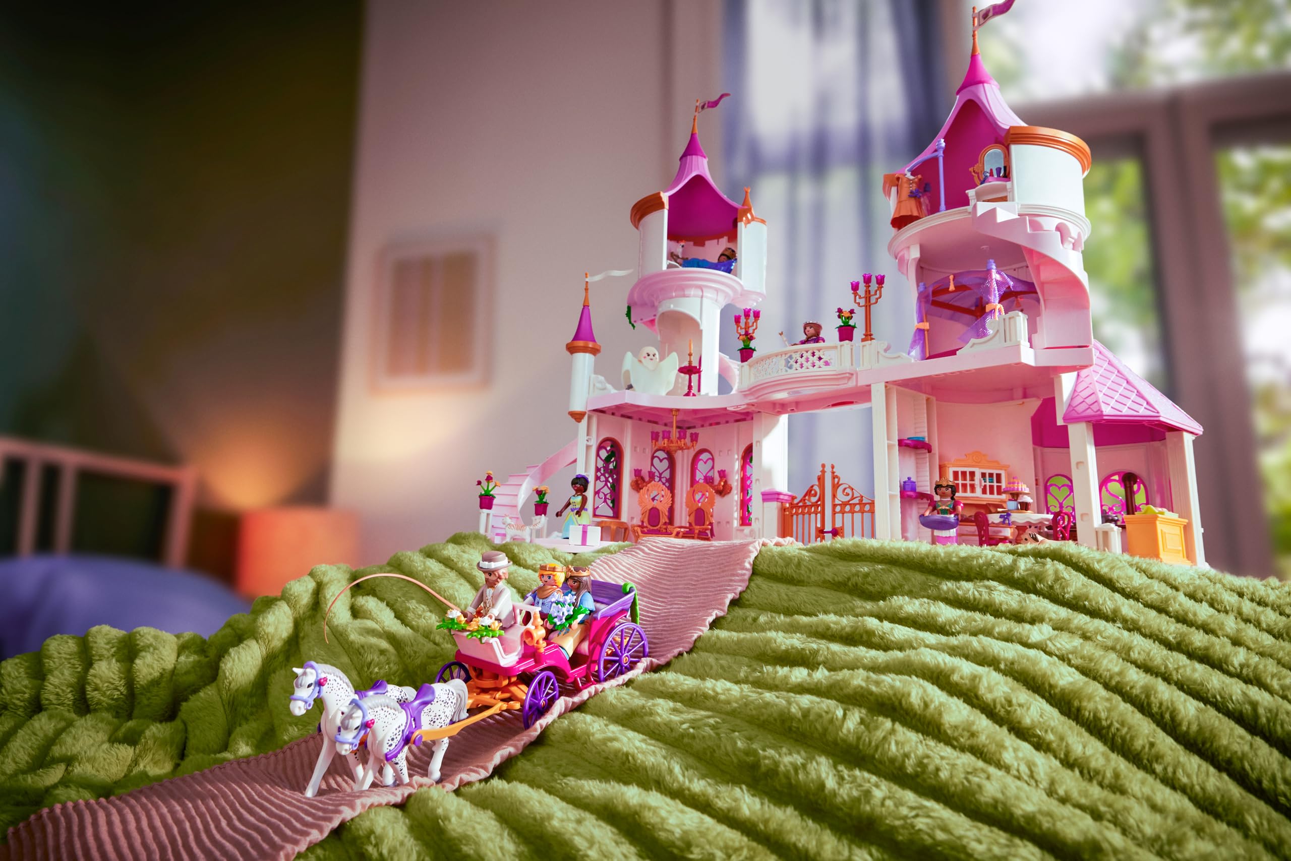 Playmobil Princess Magic Bedroom with Dressing Room - Playset for Ages 4-10 8