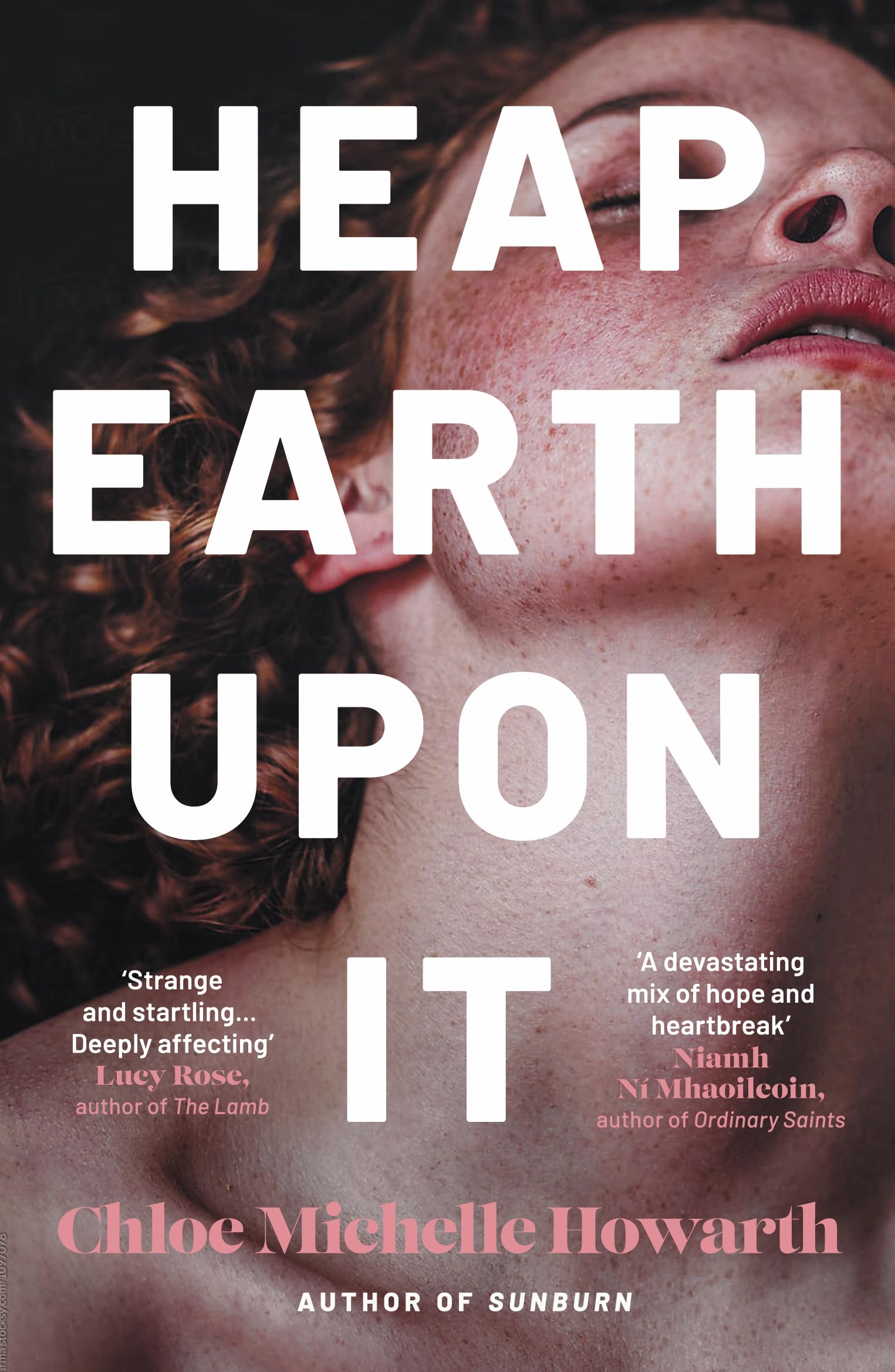 Chloe Michelle Howarth - Heap Earth Upon It (VERVE BOOKS) | Literary Fiction Paperback 1