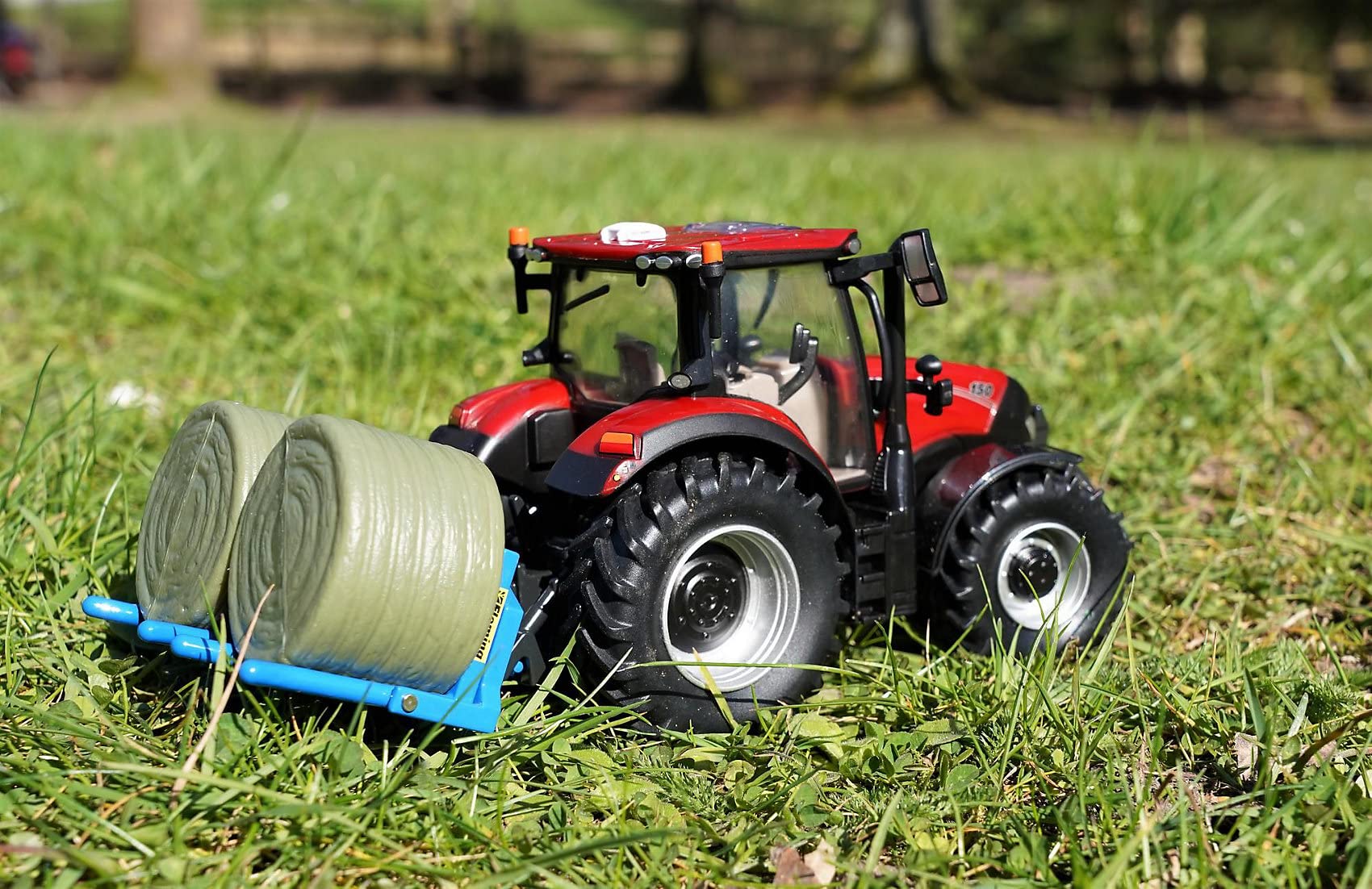 Britains 1:32 Fleming Bale Lifter - Farm Toy Accessory for Tractors & Playsets 6