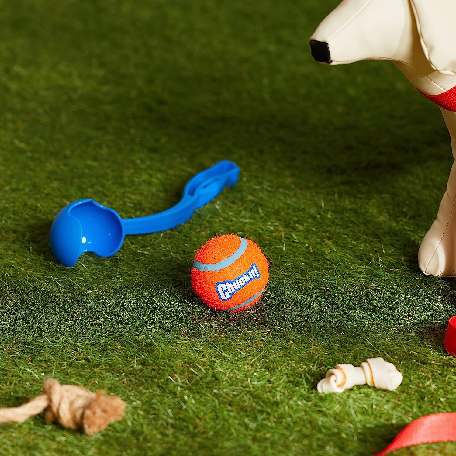 Chuckit! Sport Ball Launcher - 18 Inch / 46cm Length | Medium Ball Compatible | Made In America