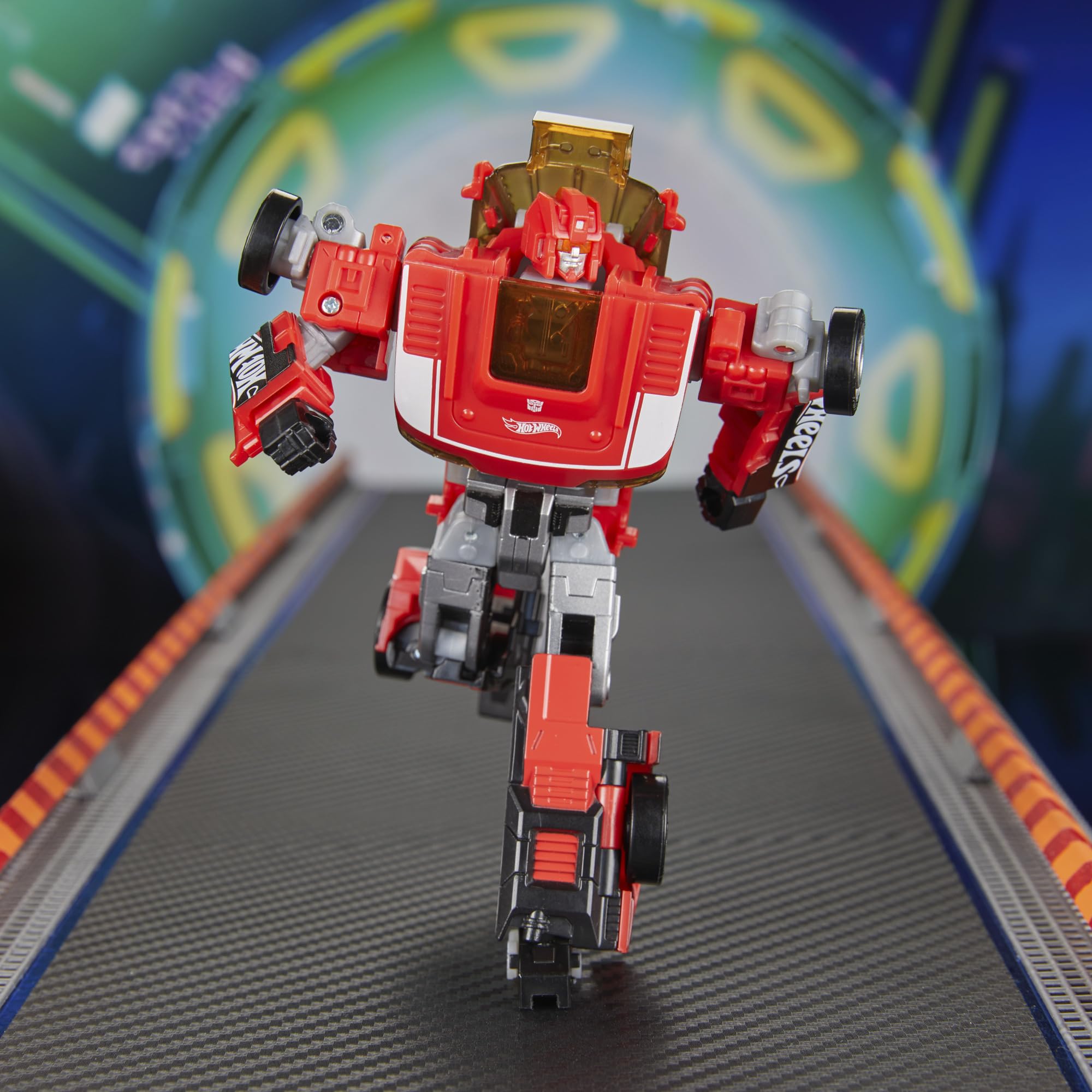 Transformers GT-Scorcher Deluxe Class Action Figure - 12.5 cm Robot Mode | Converts in 23 Steps 8