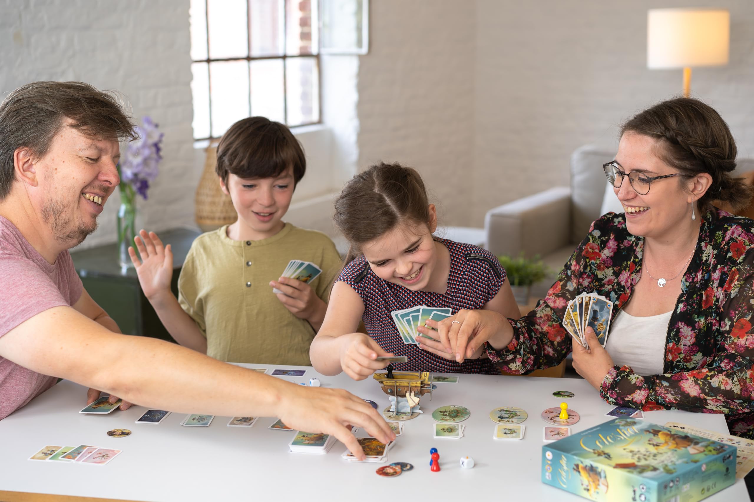 Blackrock Editions Celestia Card Game for 2-6 Players, Ages 8+, 30-Minute Play Time (French Version) 11